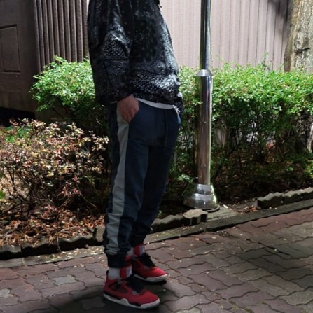 Jordan 4 Retro Toro Bravo 착용 스타일