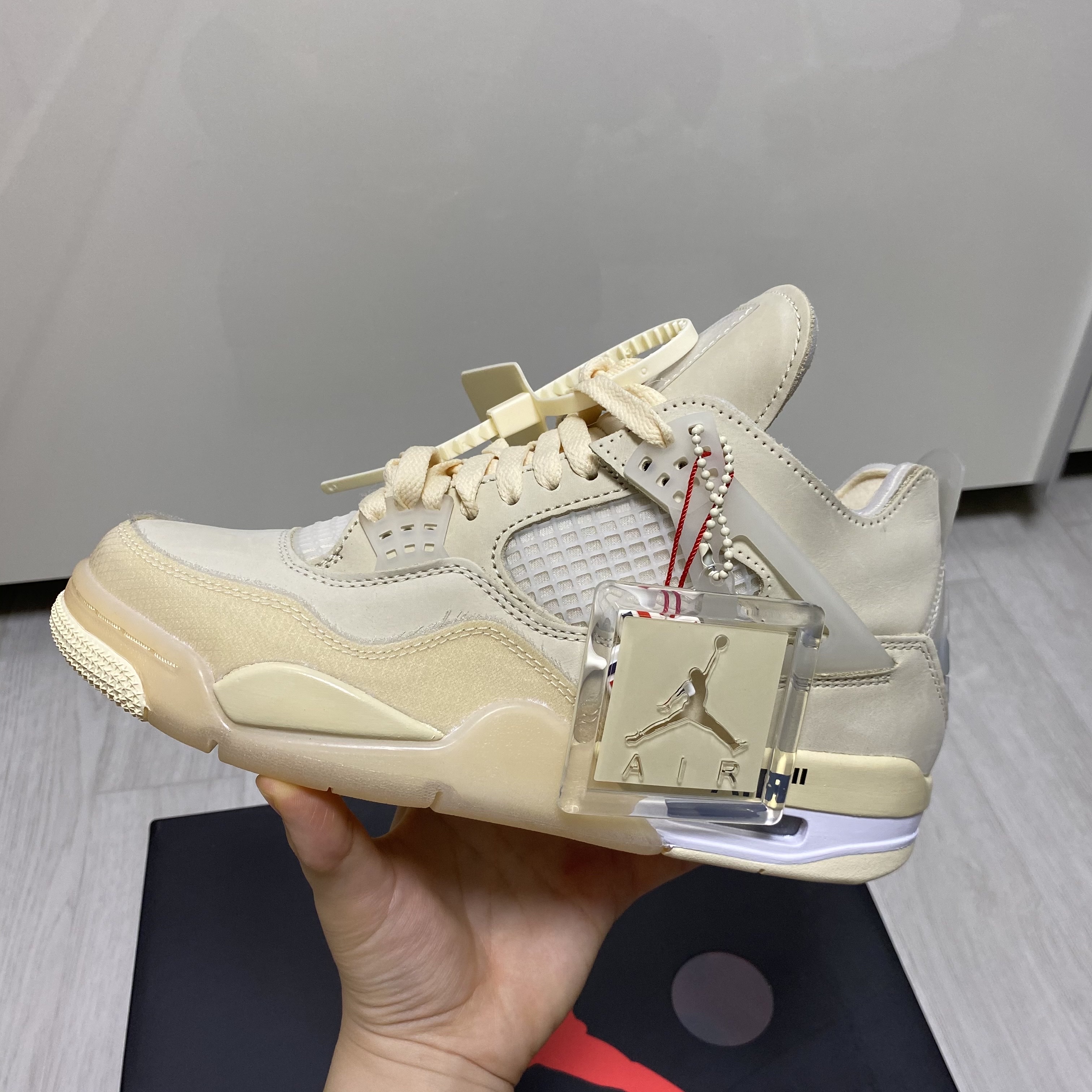 (W) Jordan 4 x Off-White Retro SP Sail 착용 스타일 - 3