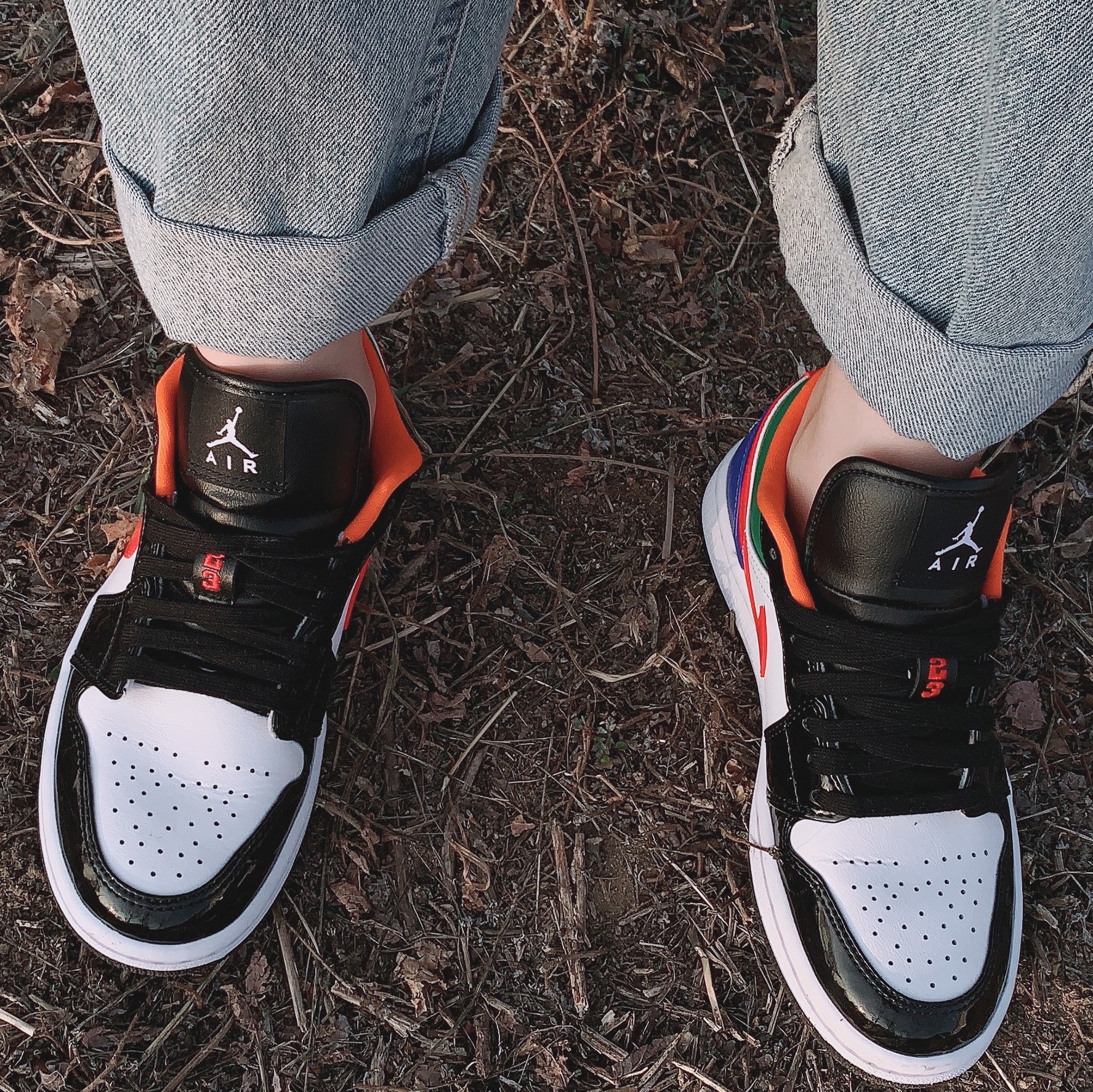 (W) Jordan 1 Low SE Multi-Color Black Toe 착용 스타일 - 1