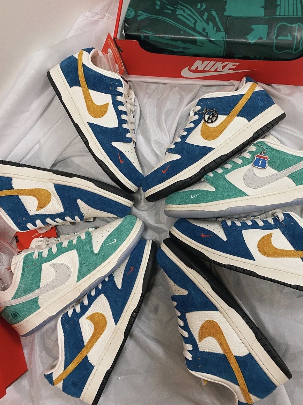 Nike x Kasina Dunk Low 80's Bus, Nike x Kasina Dunk Low Road Sign - Kasina Exclusive 착용 스타일 - 1