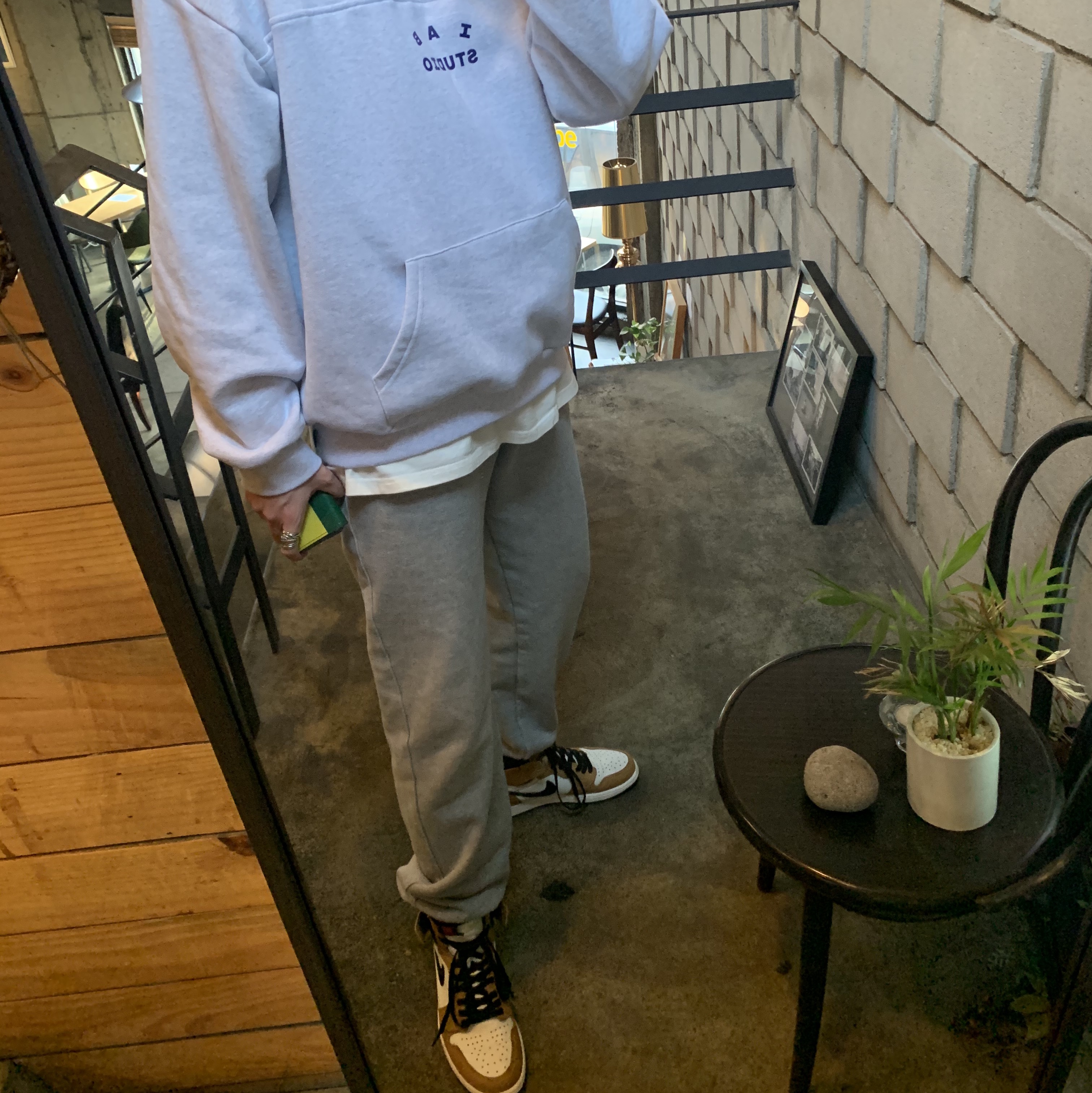 IAB Studio Half Zip Pullover Light Gray, Jordan 1 Retro High Rookie of the Year 착용 스타일