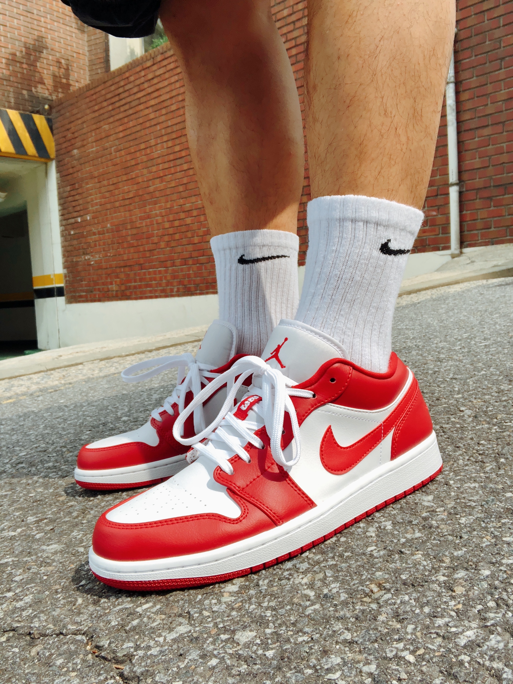 Jordan 1 Low Gym Red White 착용 스타일