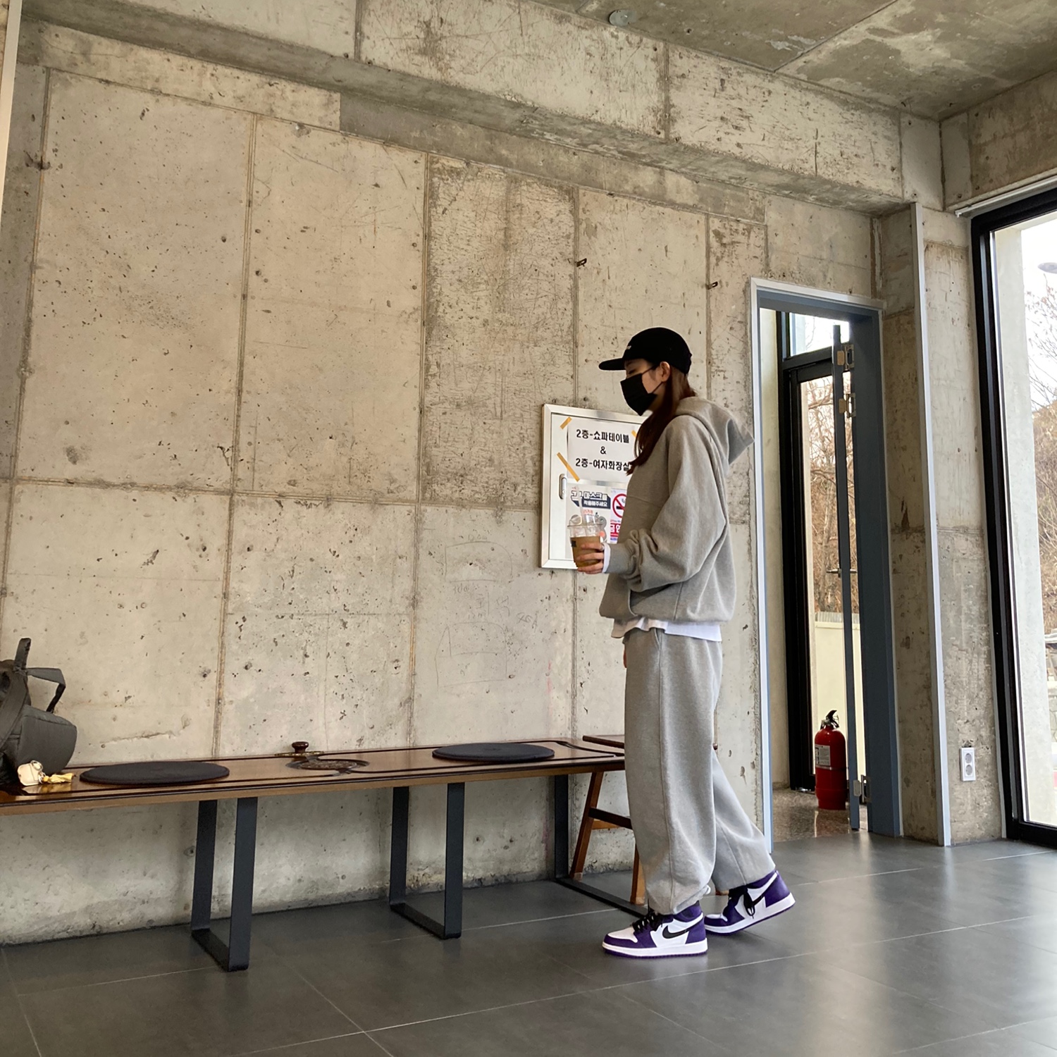 Jordan 1 Retro High OG Court Purple 2020, Supreme Wool Camp Cap Black - 20FW 착용 스타일