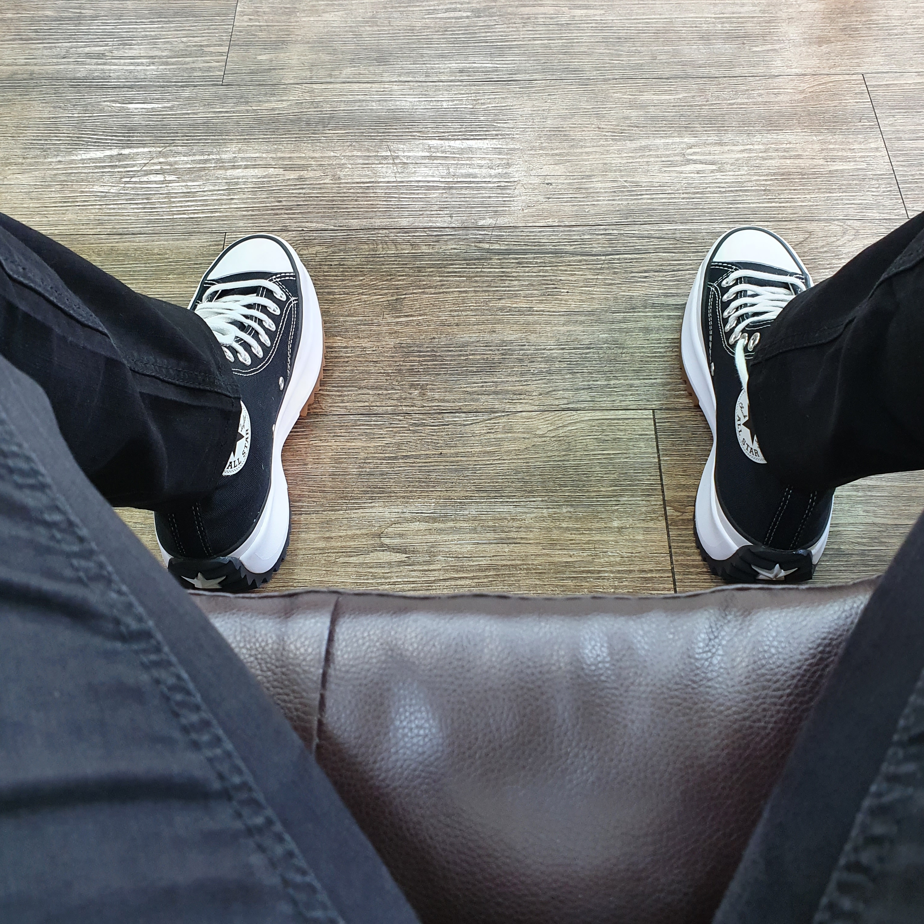 Converse Run Star Hike Hi Black White Gum 착용 스타일