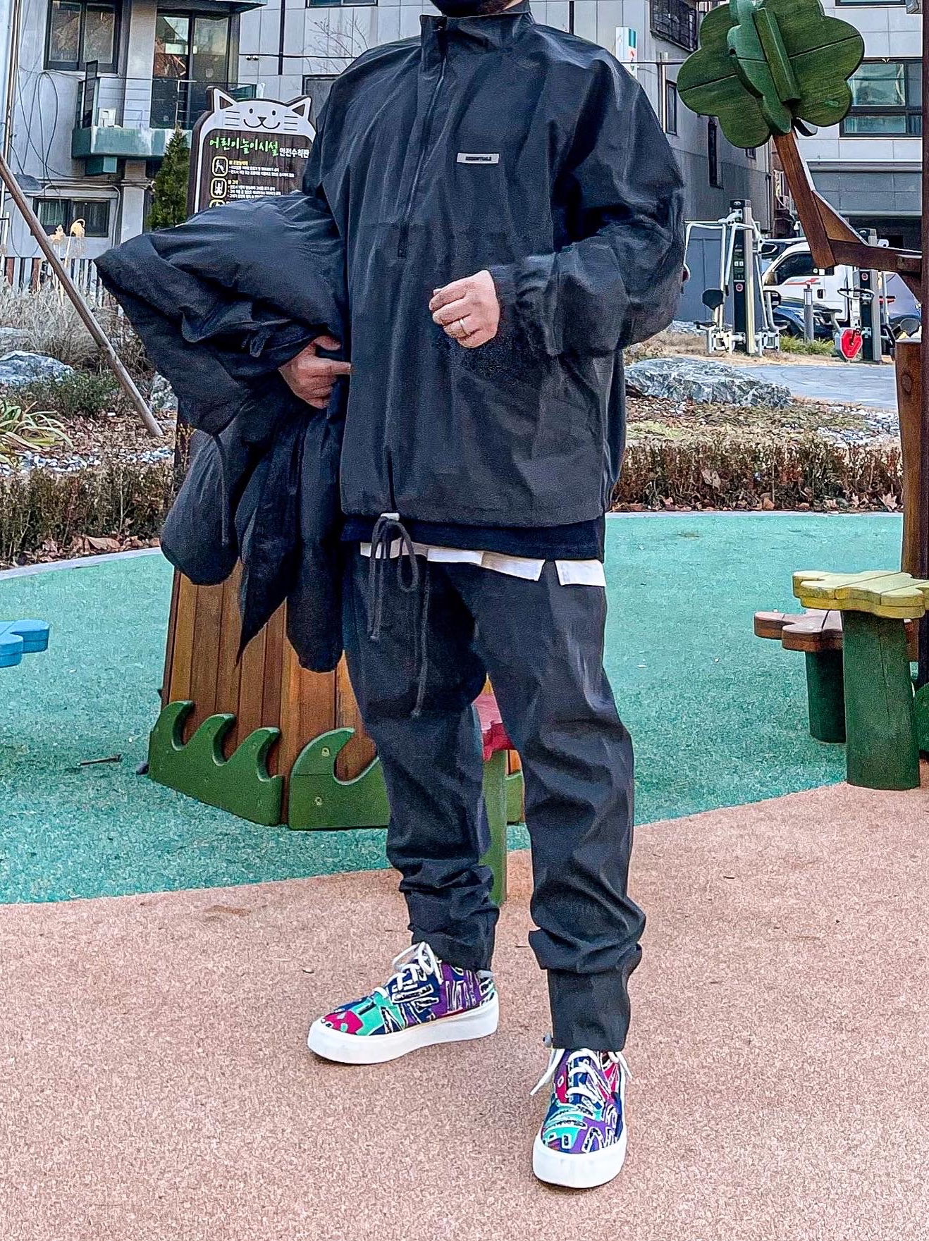 Converse x Fear of God Essentials Skid Grip Hi, Essentials Track Pants Reflective Black - 20FW 착용 스타일