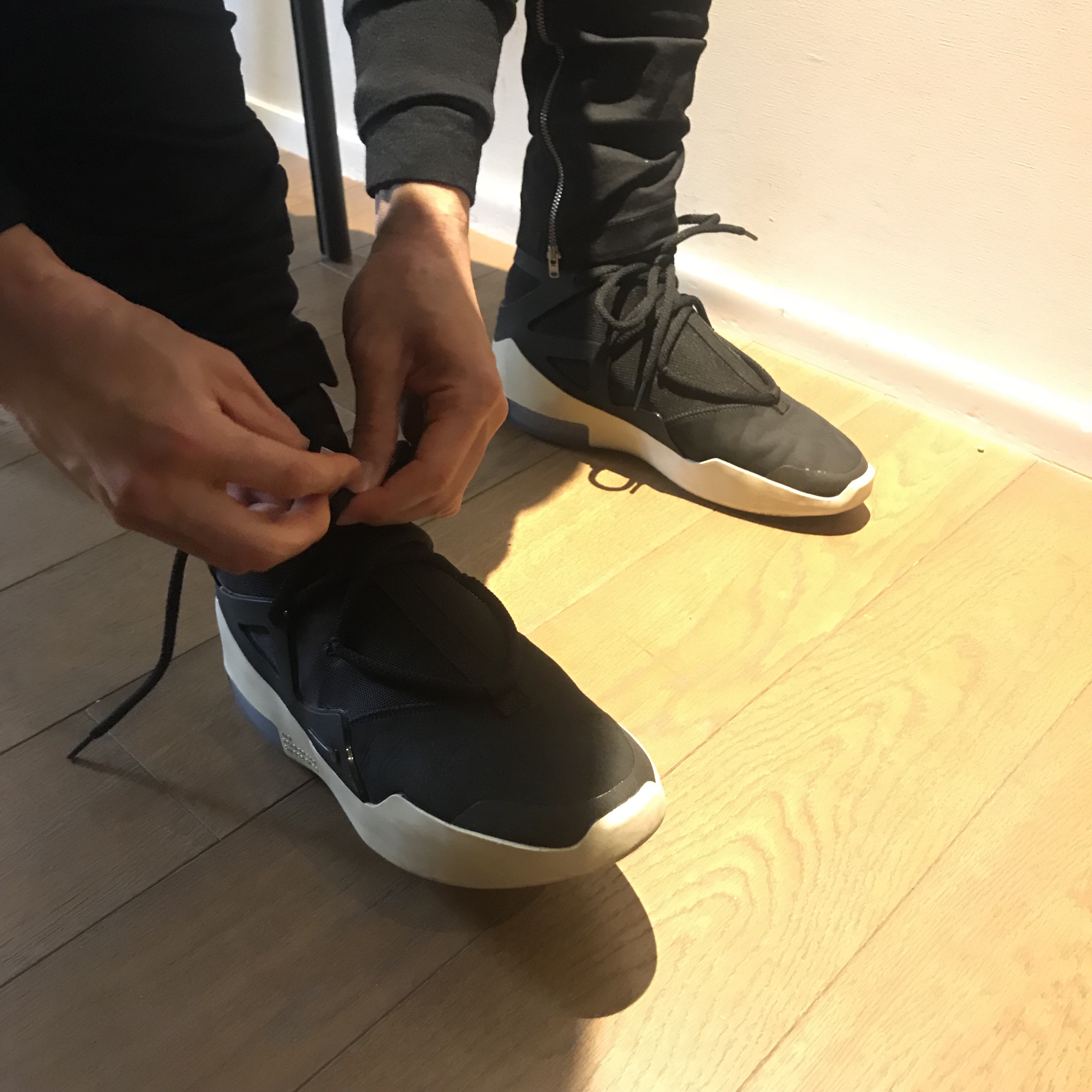 NIke x Fear of God Air Fear of God 1 Black 착용 스타일 - 2