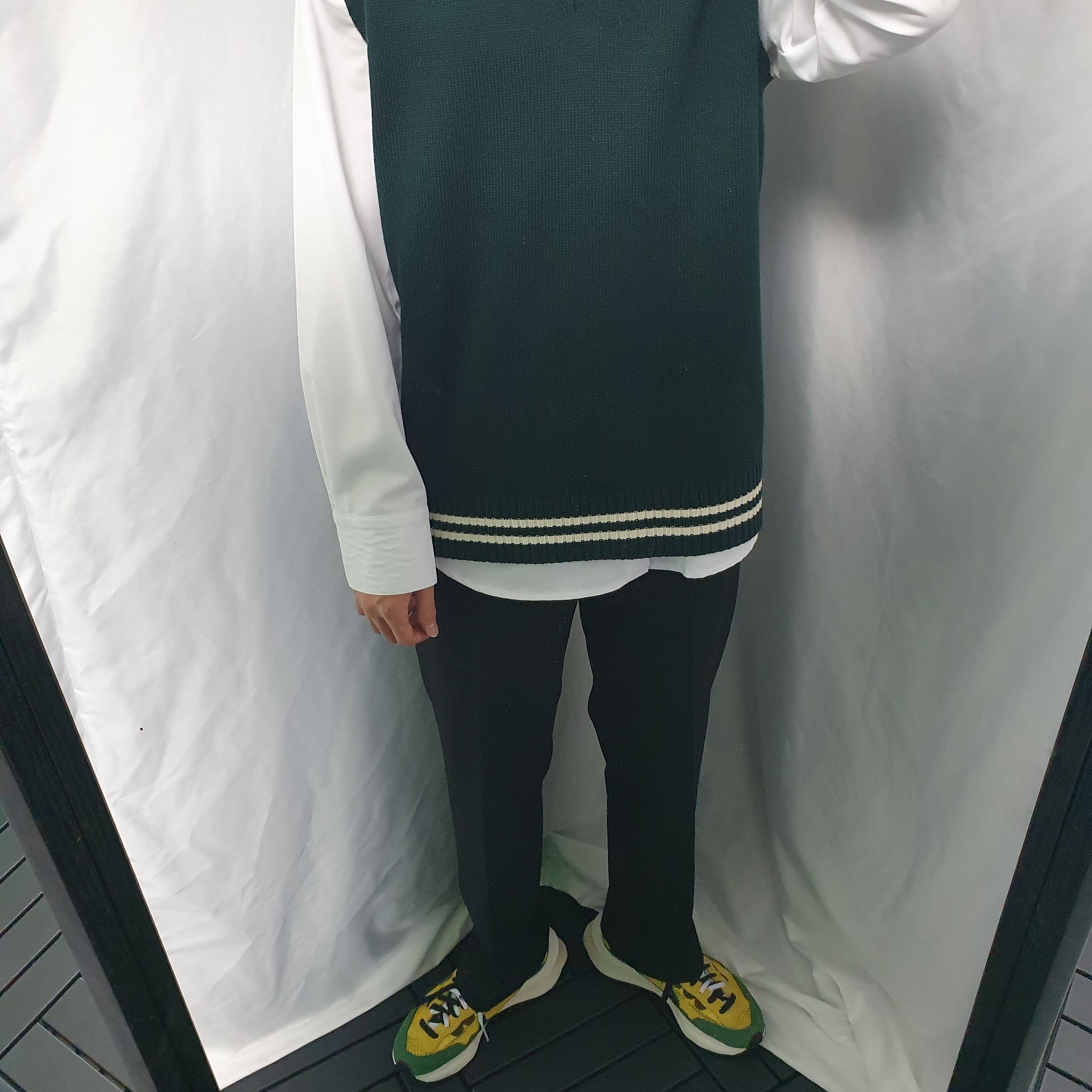 Nike x Sacai VaporWaffle Tour Yellow & Gorge Green Sail, Essentials 3D Silicon Applique Pullover Hoodie Dark Slate/Black 2020 착용 스타일 - 2