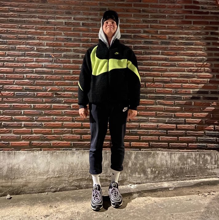 Nike Air Max 97 OG Black Volt Asia, Nike Big Swoosh Full Zip Jacket Black Volt 착용 스타일 - 2