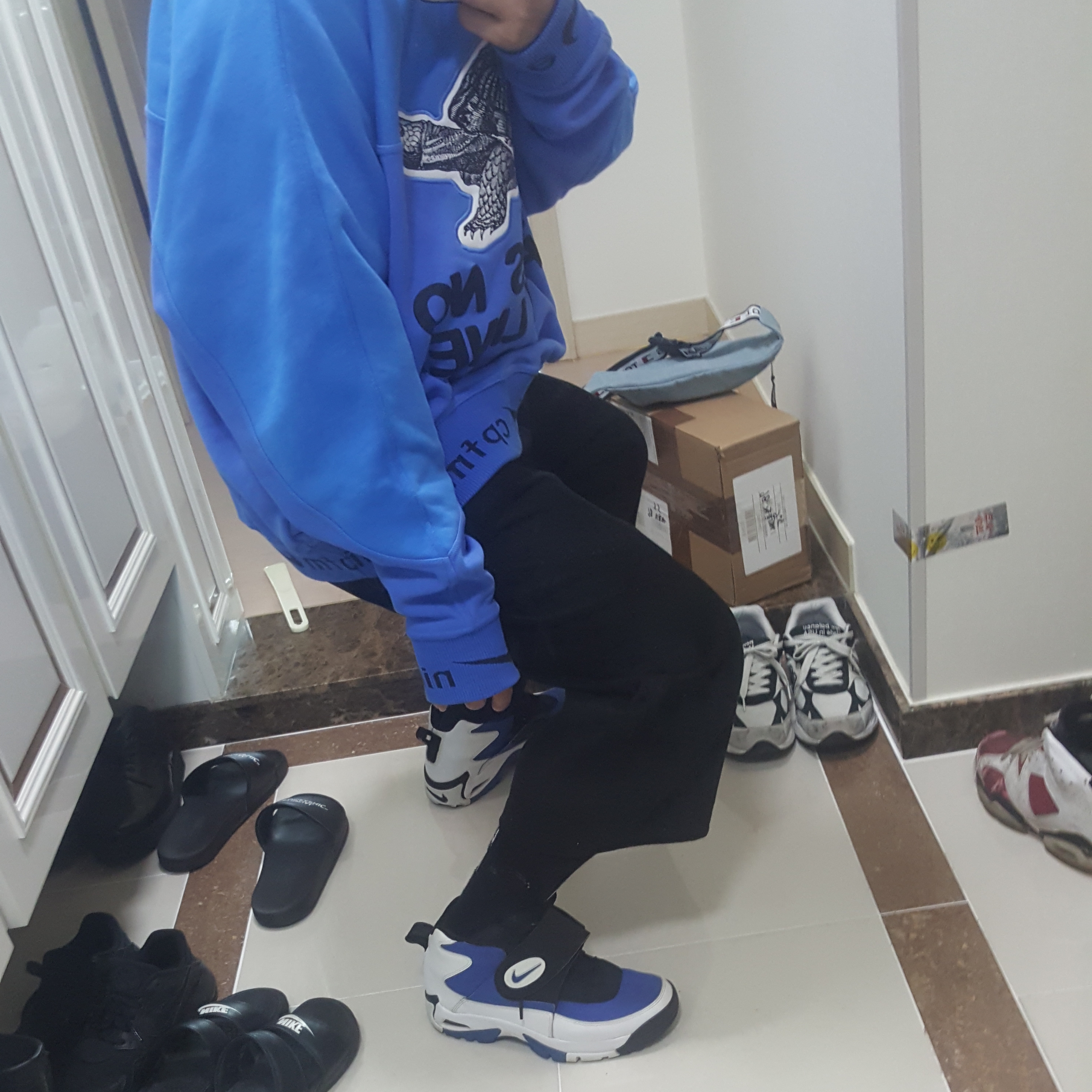 Nike x Cactus Plant Flea Market Fleece Crewneck Blue 착용 스타일
