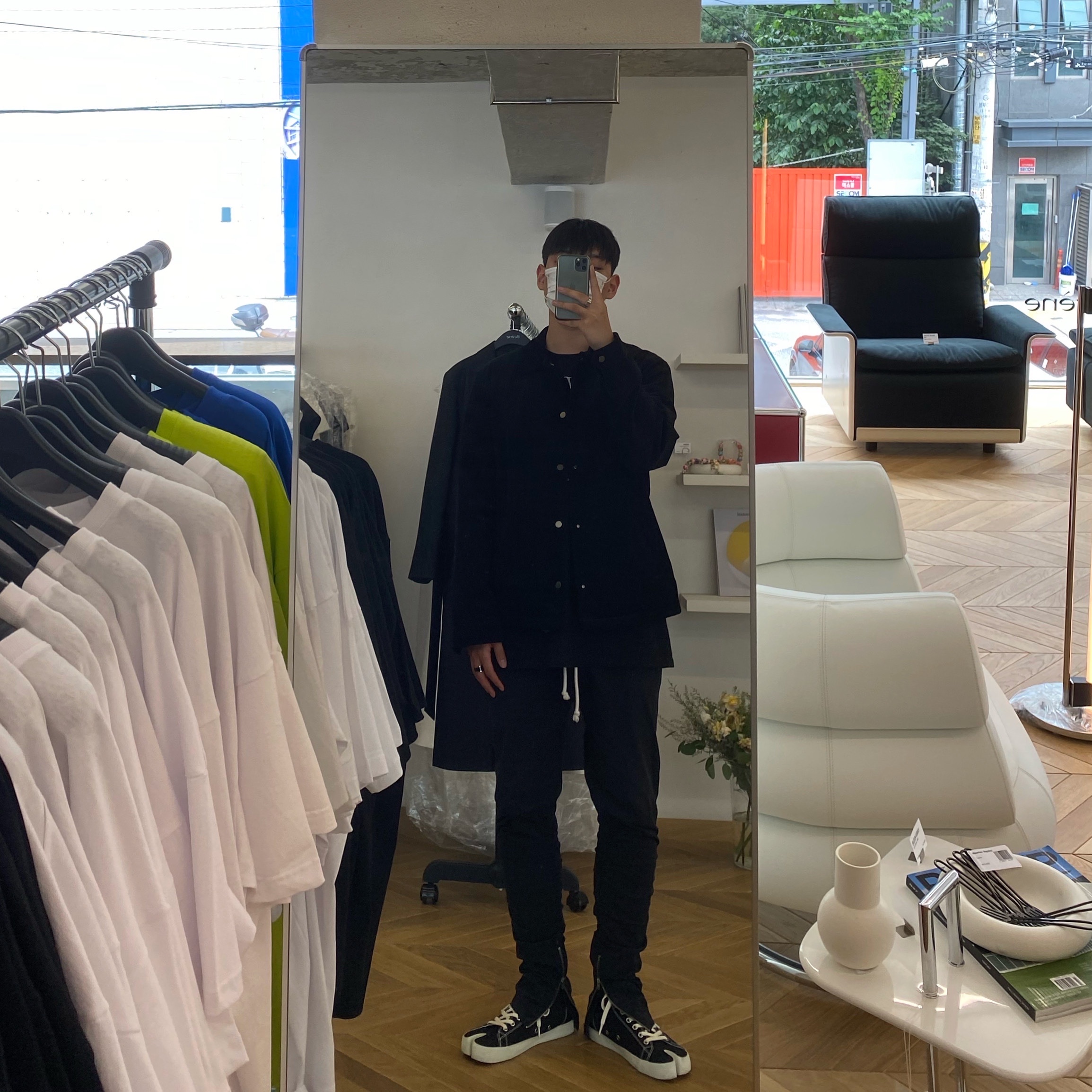 Maison Margiela Tabi High Black 착용 스타일