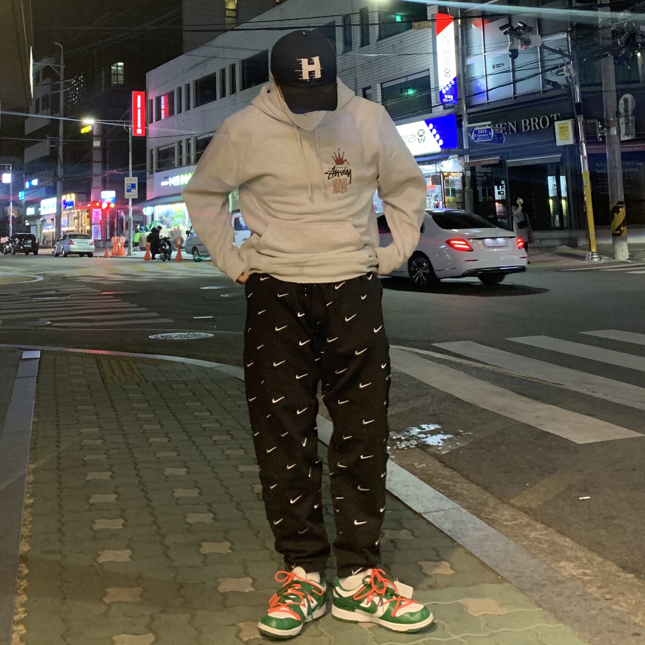 Nike x Off-White Dunk Low Pine Green 착용 스타일 - 2