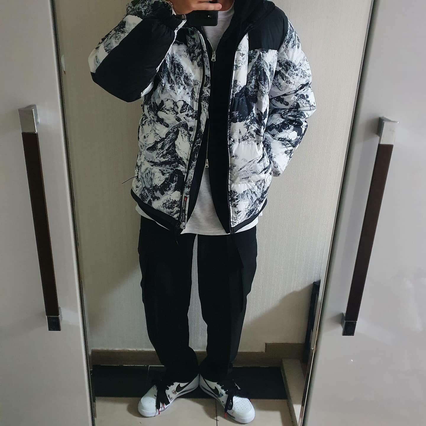 Nike x Peaceminusone Air Force 1 Low Para-Noise 2.0 착용 스타일