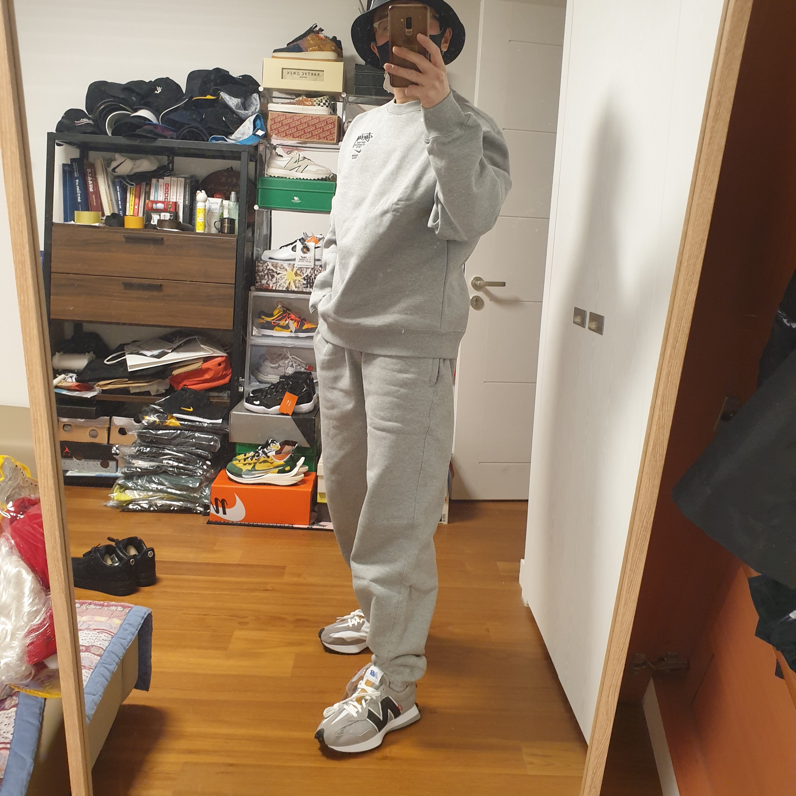 Nike x Stussy Bucket Hat Black, Nike x Stussy NRG ZR Fleece Crewneck Heather Grey - US/EU 착용 스타일 - 2