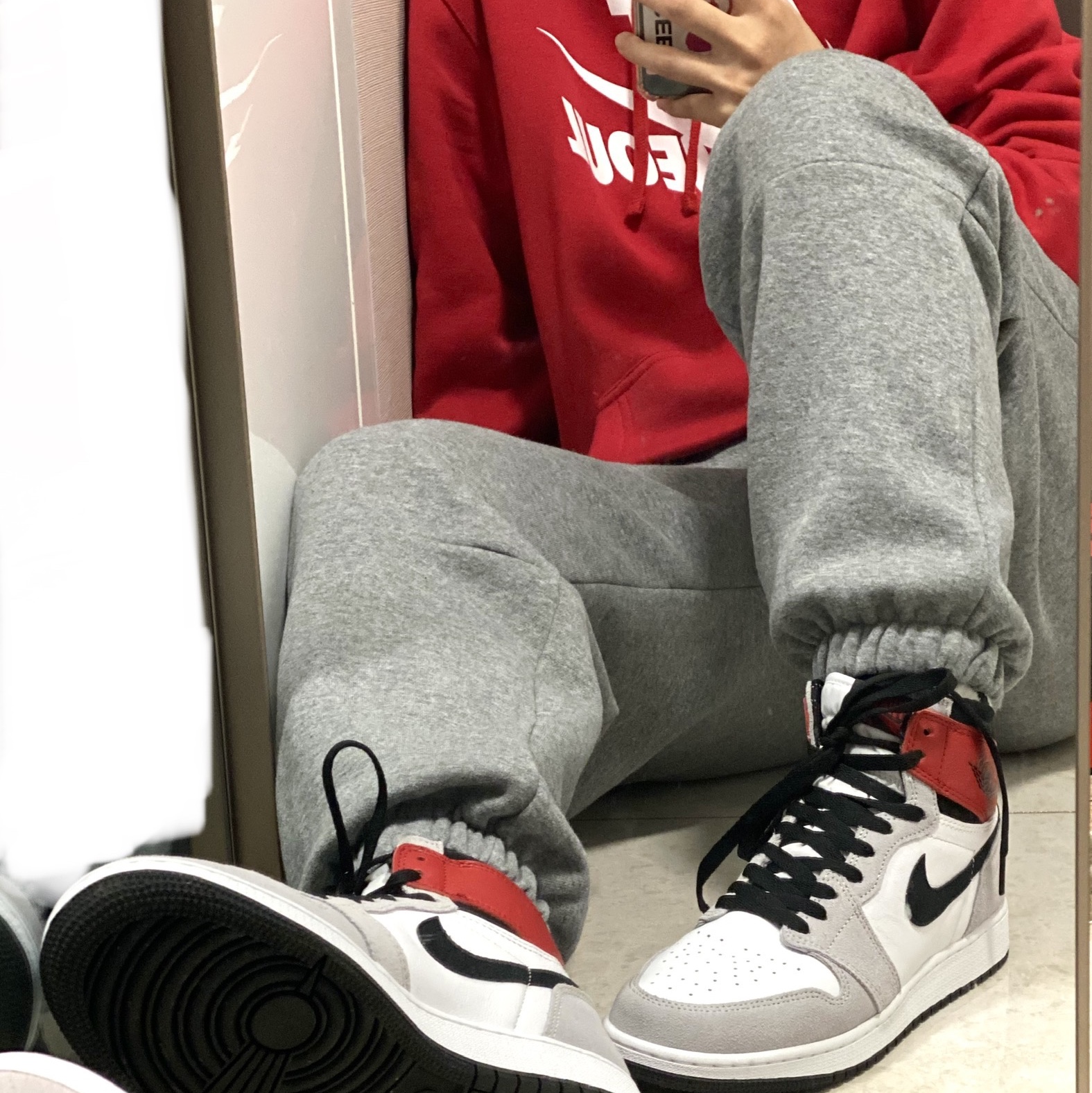 Jordan 1 Retro High OG Light Smoke Grey 착용 스타일