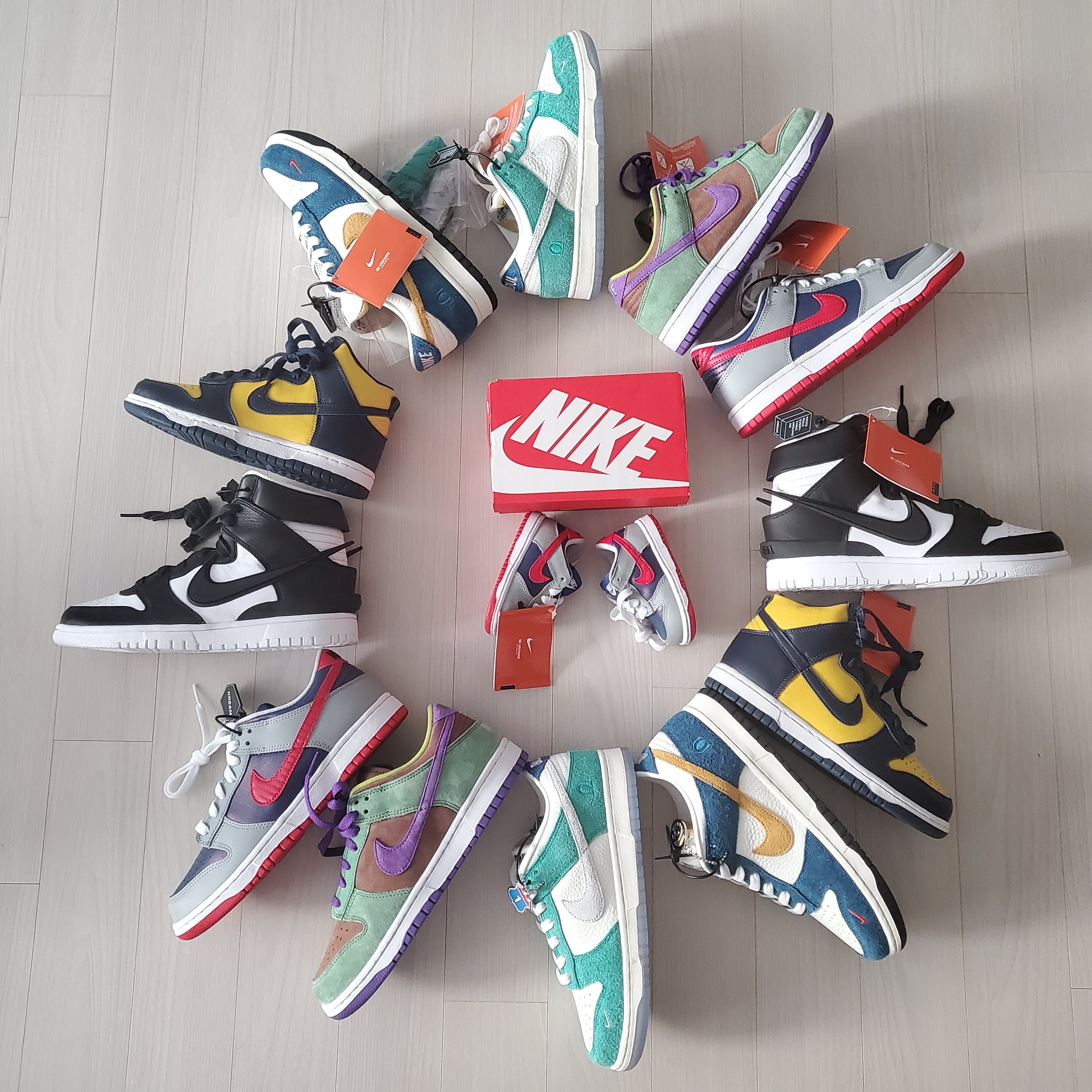 Nike x Kasina Dunk Low Road Sign - Kasina Exclusive, Nike x Ambush Dunk High Black 착용 스타일