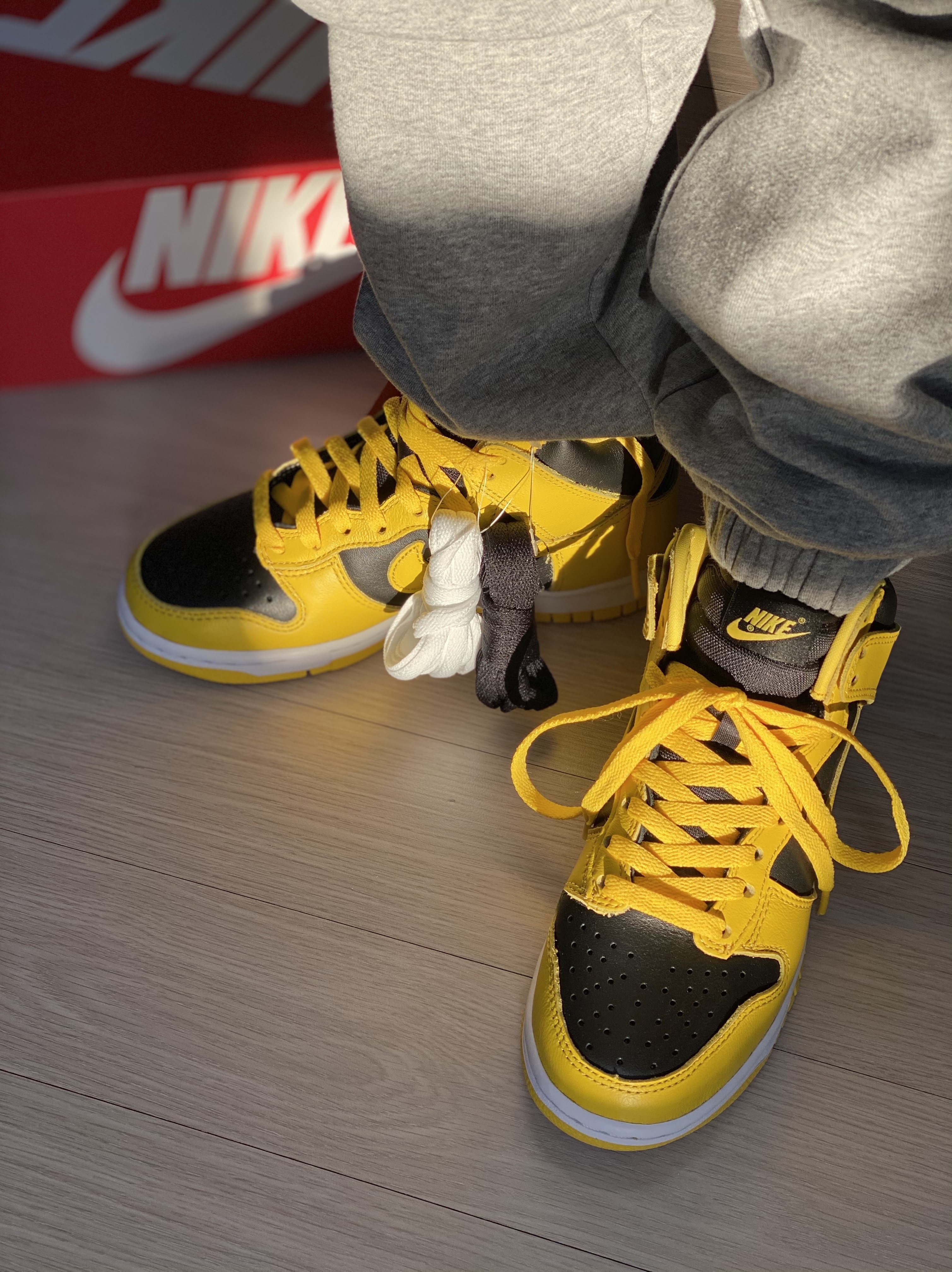 Nike Dunk High SP Varsity Maize 착용 스타일 - 2