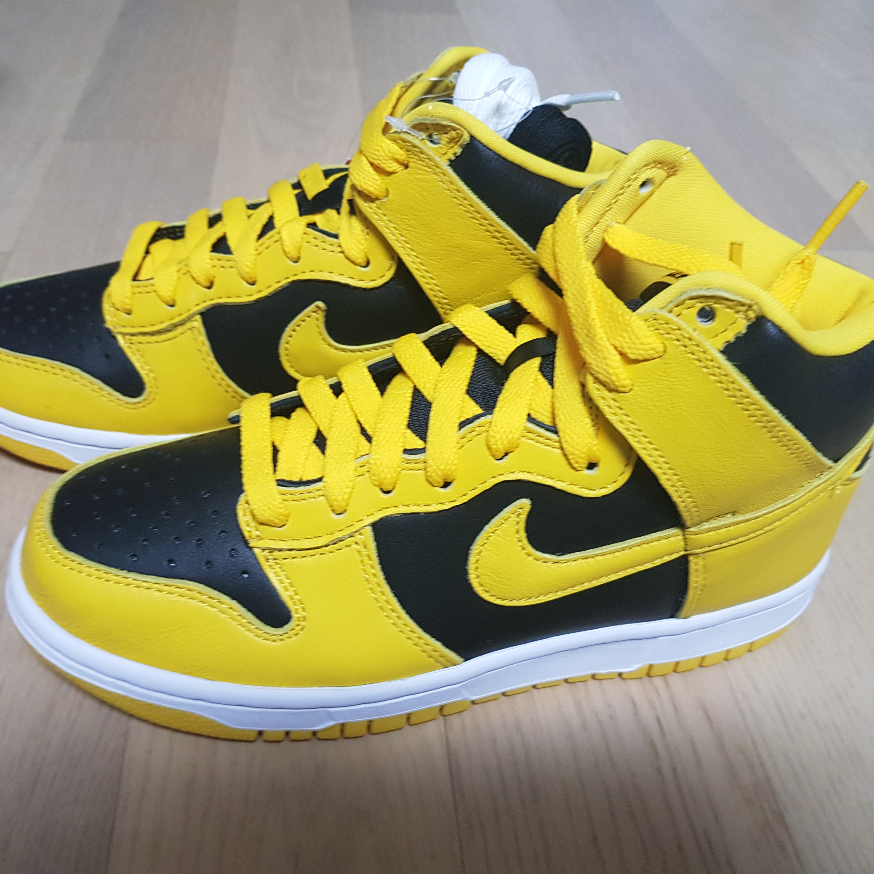 Nike Dunk High SP Varsity Maize 착용 스타일 - 1