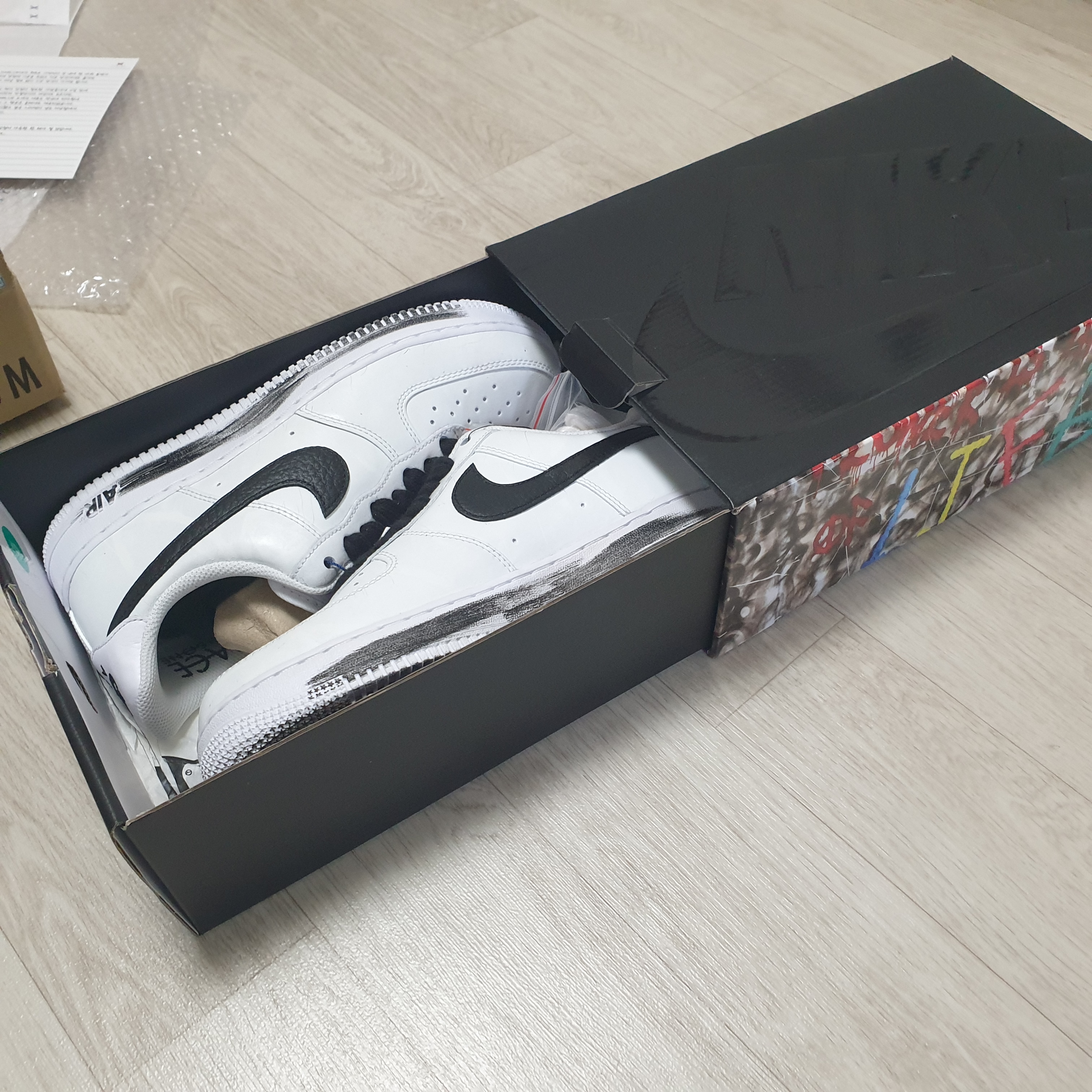 Nike x Peaceminusone Air Force 1 Low Para-Noise 2.0 착용 스타일