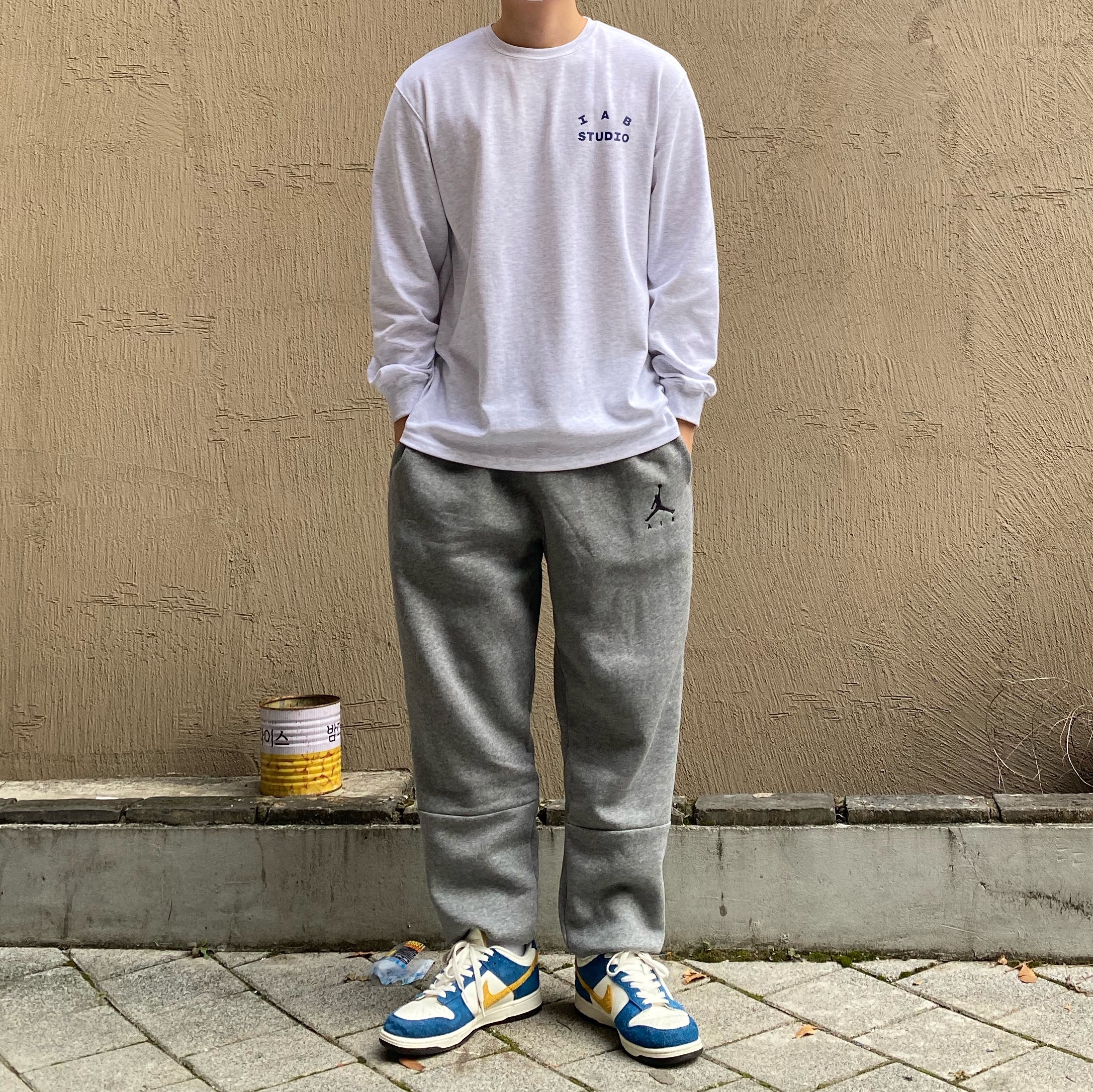 Nike x Kasina Dunk Low 80's Bus, IAB Studio Long Sleeve Light Gray 착용 스타일