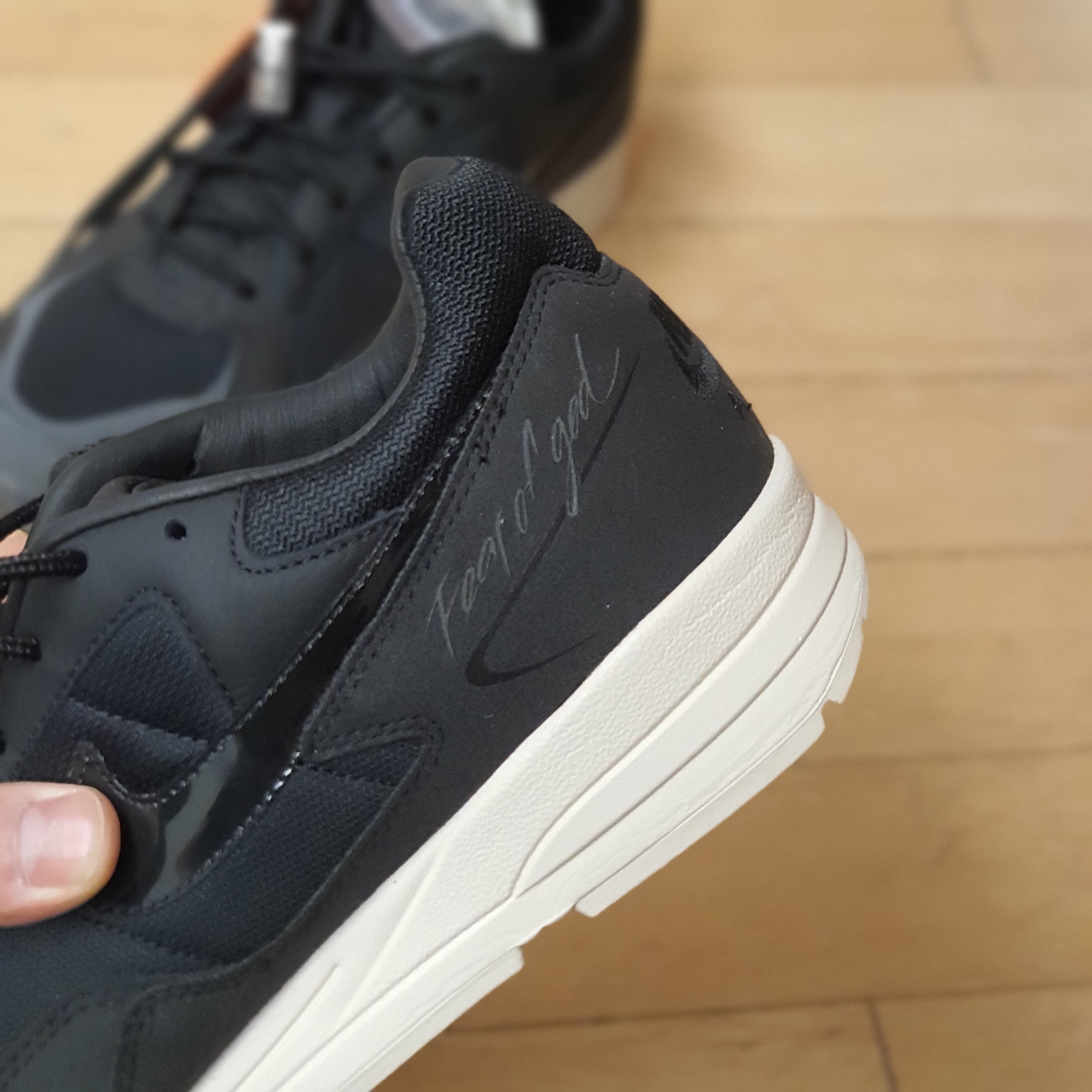 Nike x Fear of God Air Skylon 2 Black Sail 착용 스타일 - 2