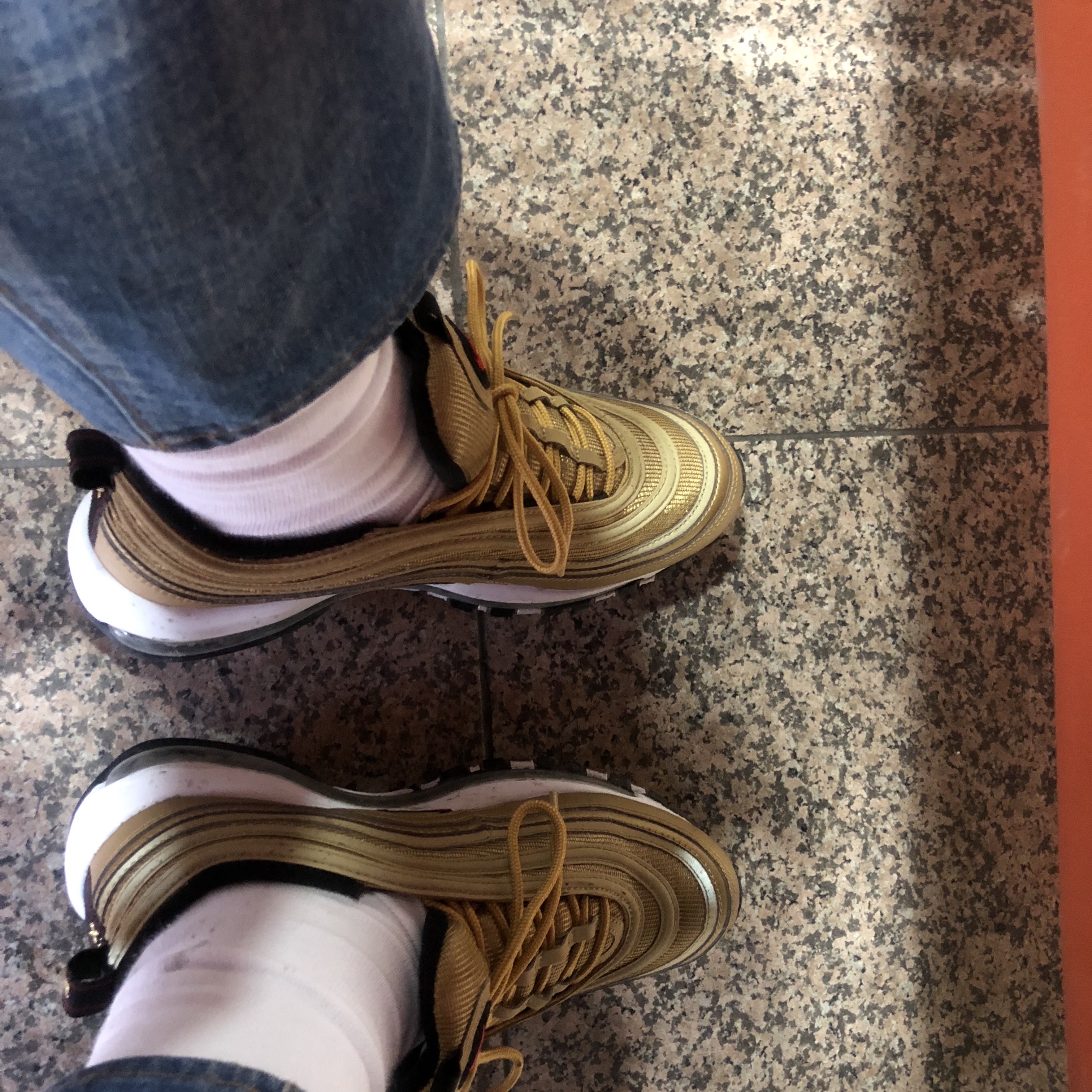 Nike Air Max 97 QS Metallic Gold 2018 착용 스타일