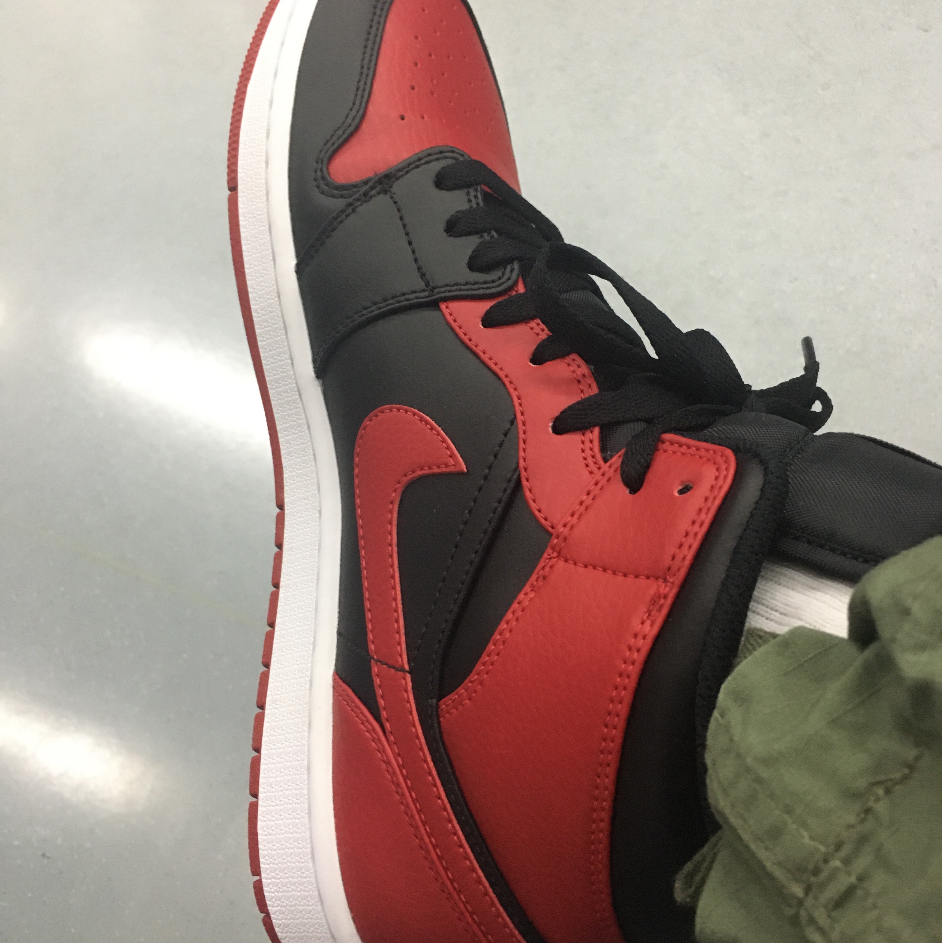 Jordan 1 Mid Bred Banned 2020 착용 스타일