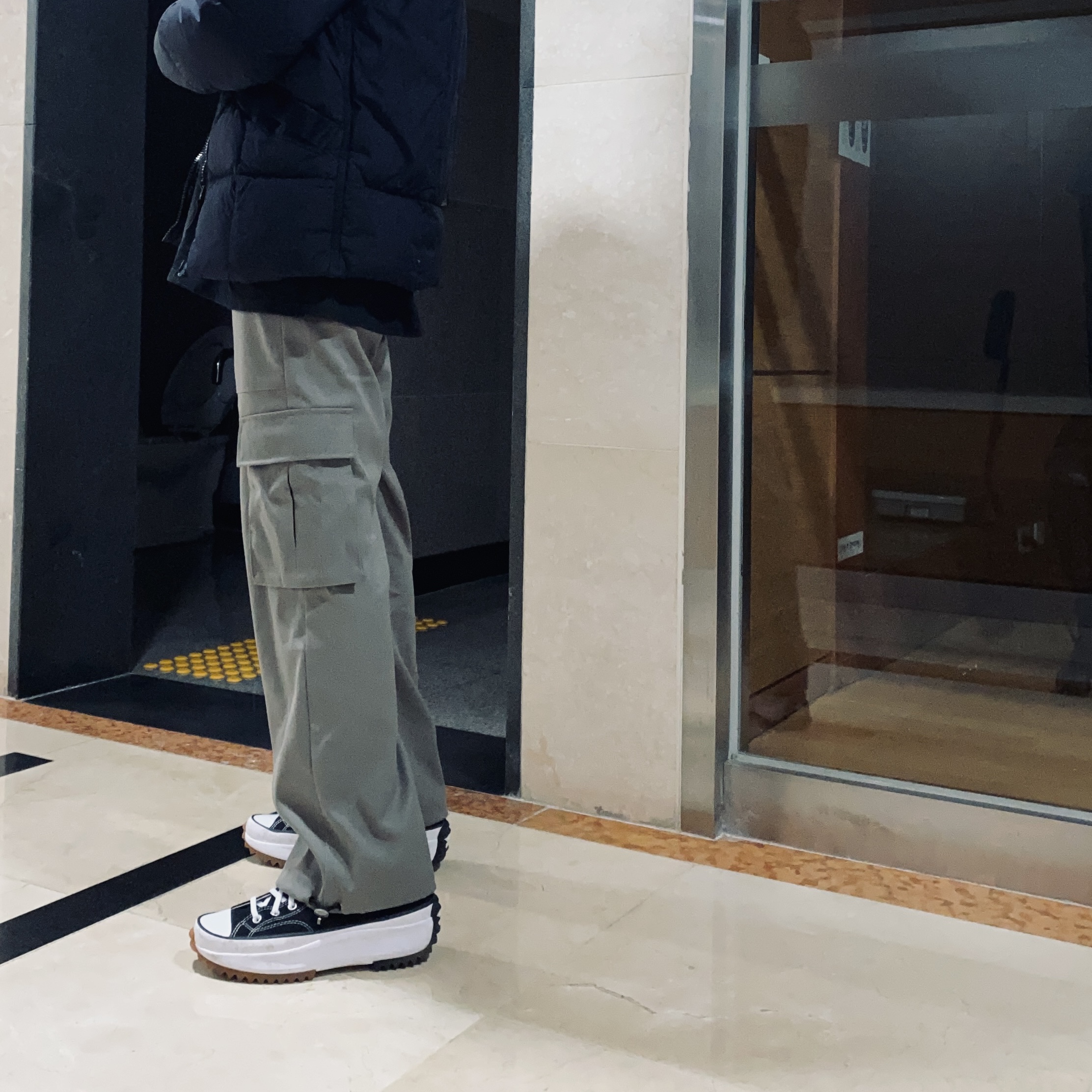 Converse Run Star Hike Hi Black White Gum 착용 스타일