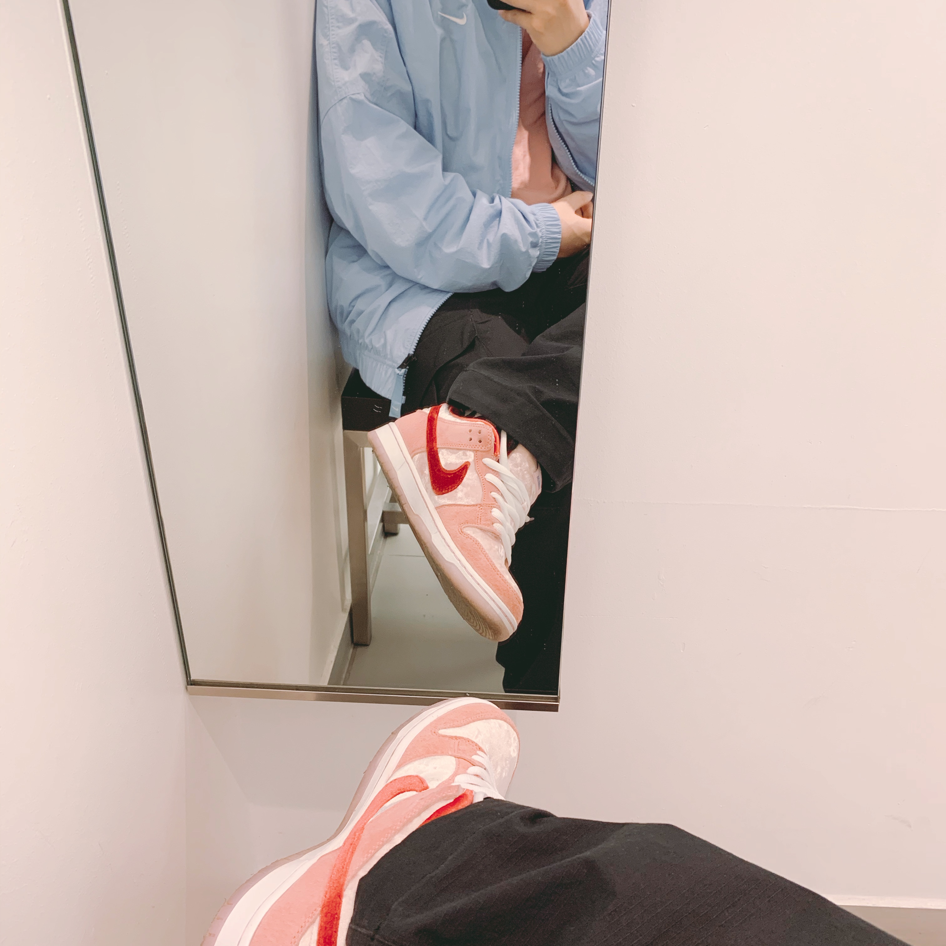 Nike x StrangeLove SB Dunk Low Pink (Regular Box) 착용 스타일