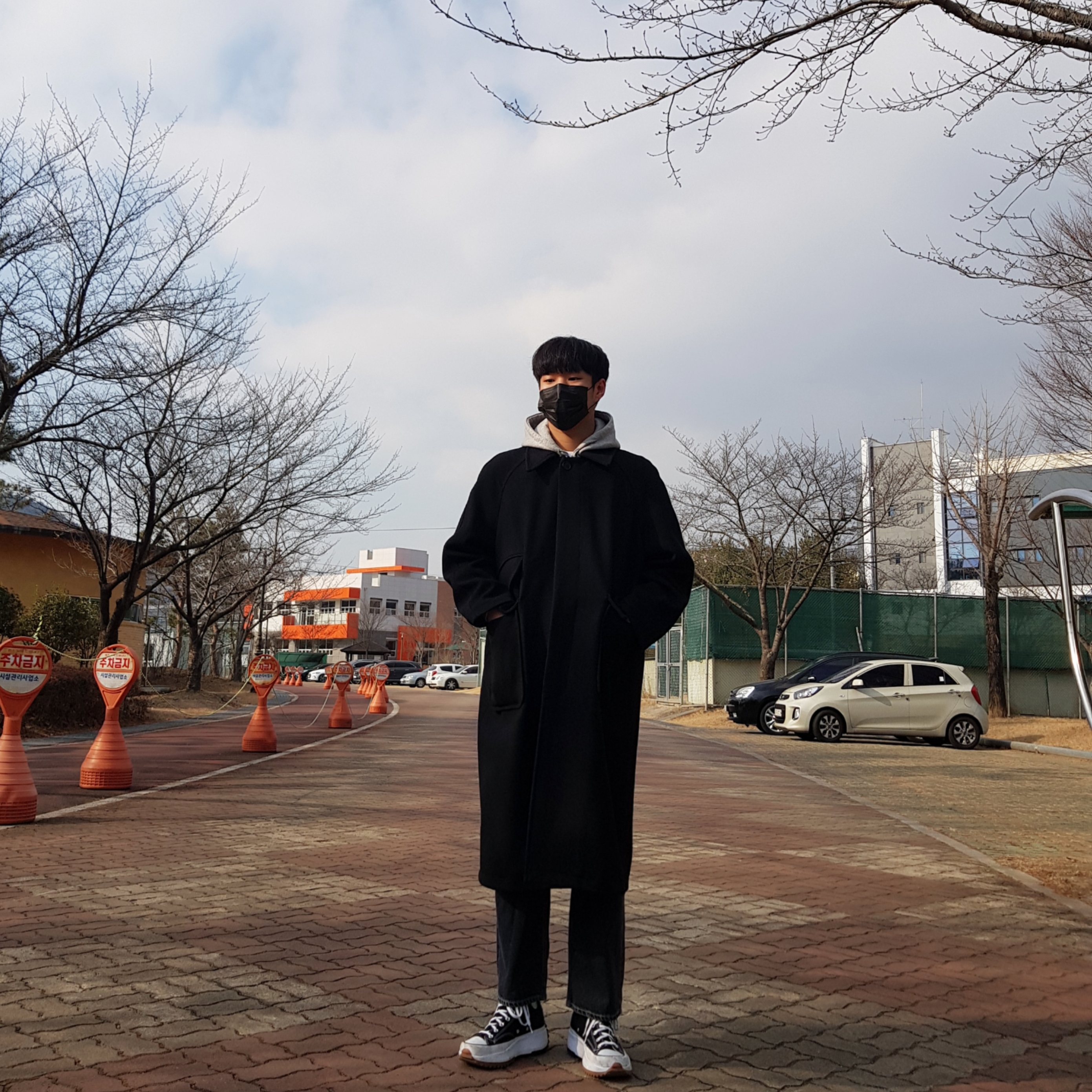 Converse Run Star Hike Hi Black White Gum 착용 스타일