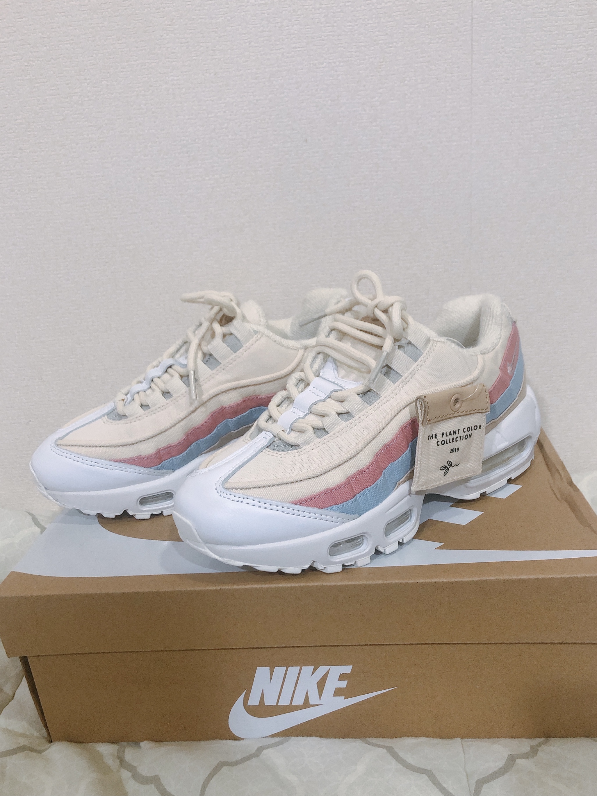 (W) Nike Air Max 95 Plant Color Collection Crimson Tint 착용 스타일 - 2