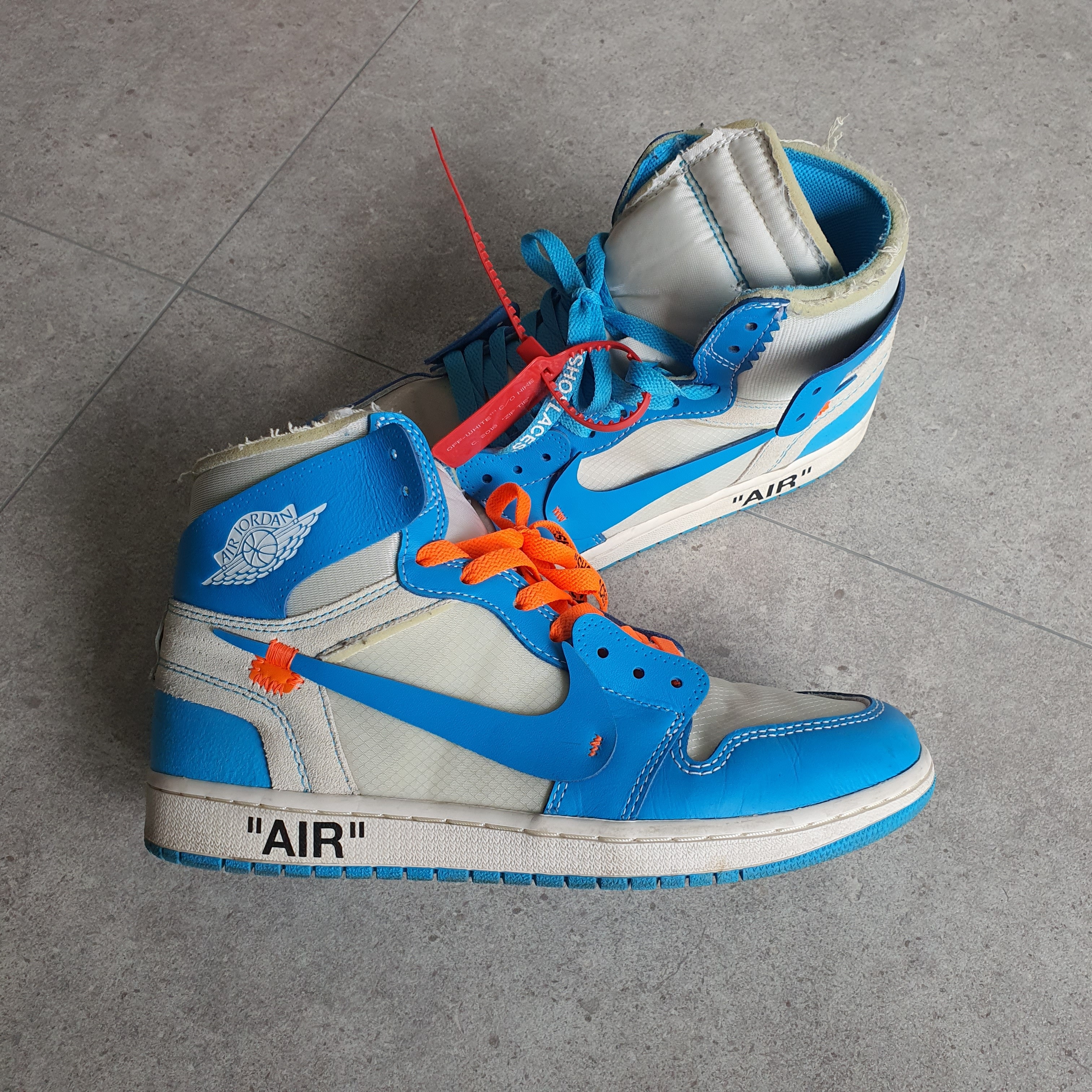 Jordan 1 x Off-White Retro High University Blue 착용 스타일