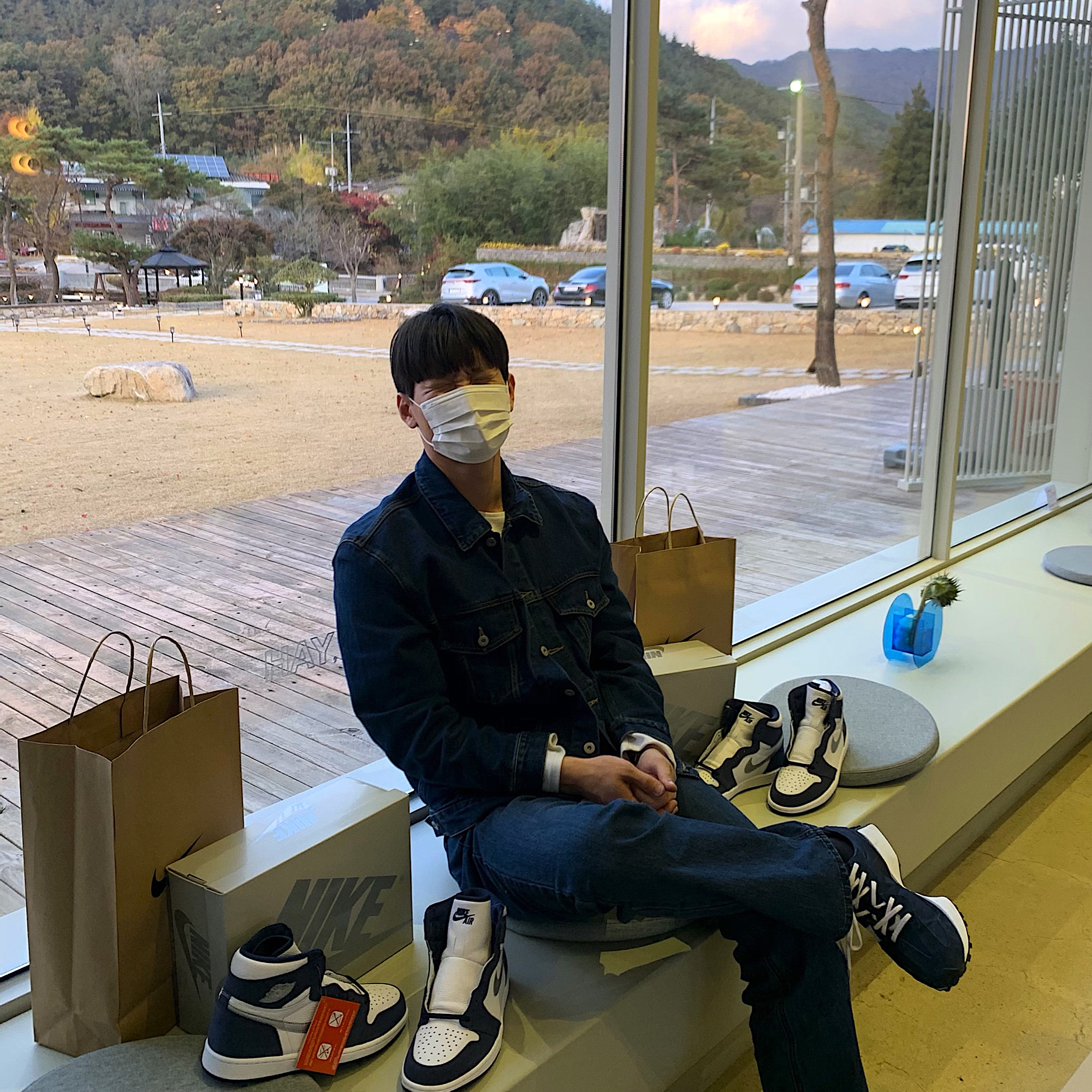 Jordan 1 Retro High OG CO.JP Midnight Navy, New Balance 327 Navy 착용 스타일
