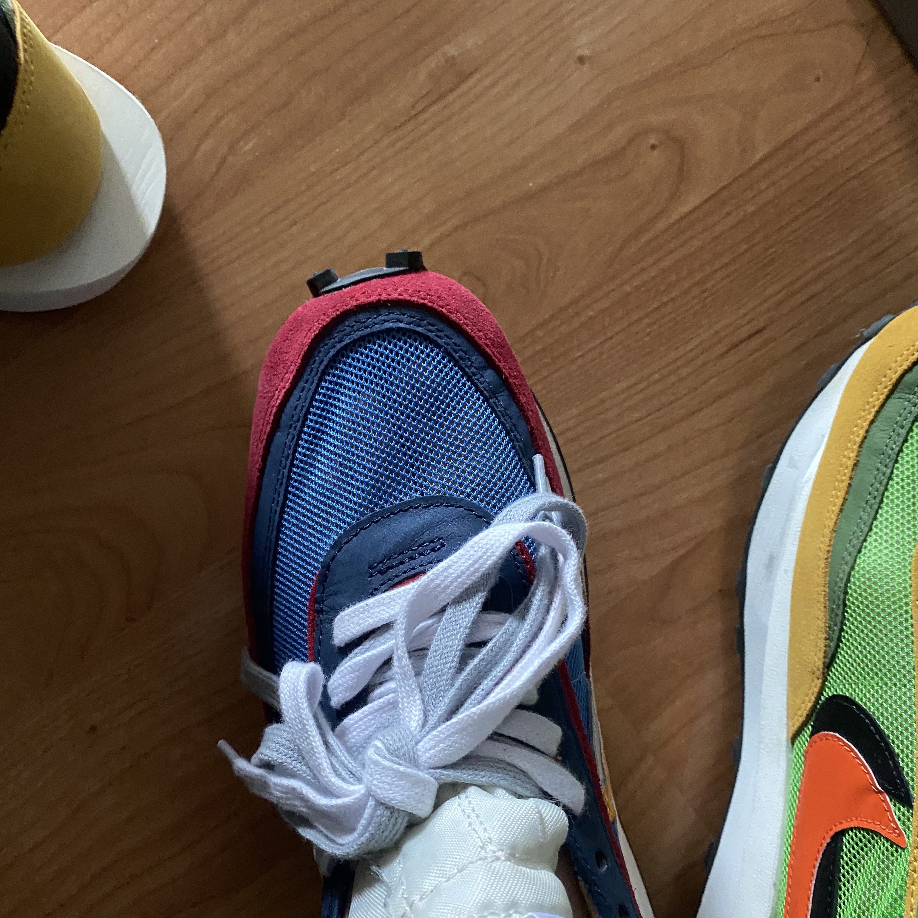 Nike x Sacai LDWaffle Blue Multi 착용 스타일 - 2