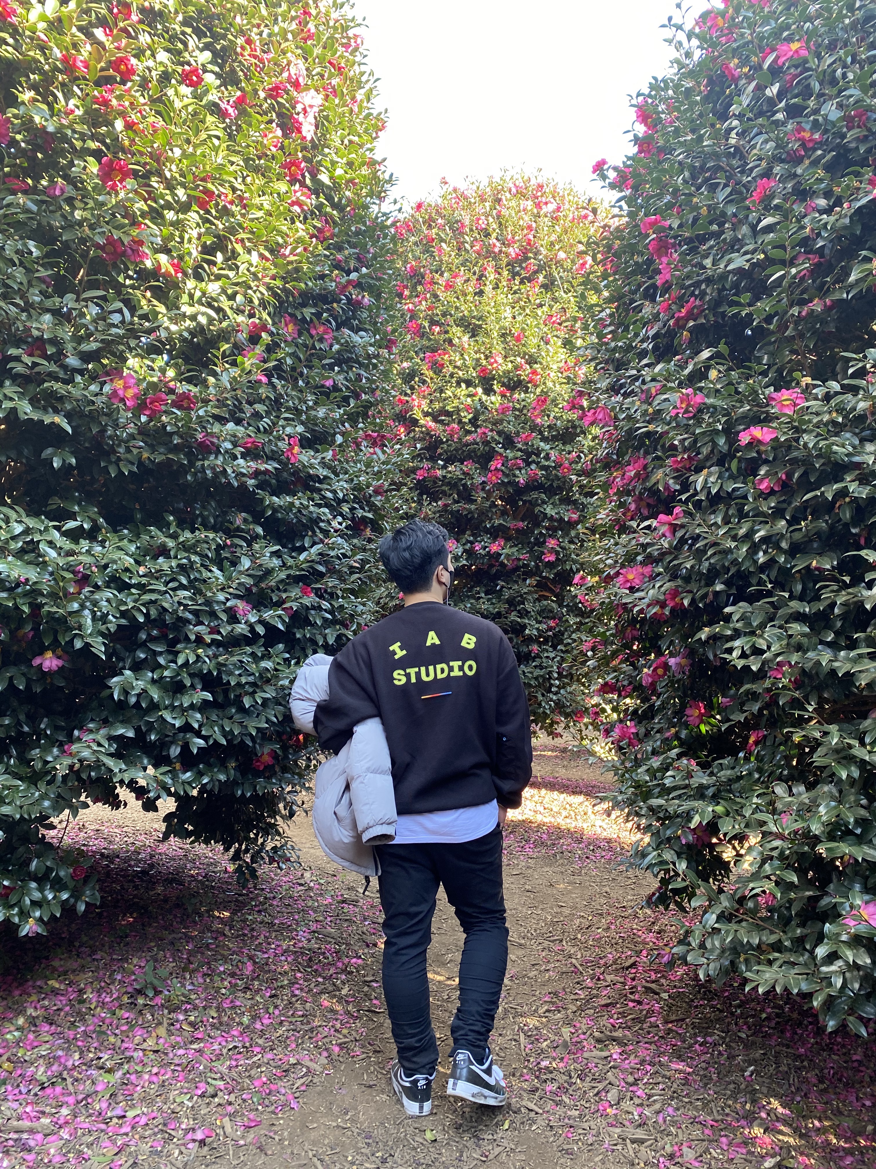 IAB Studio x Asics Fleece Shirt Black, Nike x Peaceminusone Air Force 1 Low Para-Noise 착용 스타일