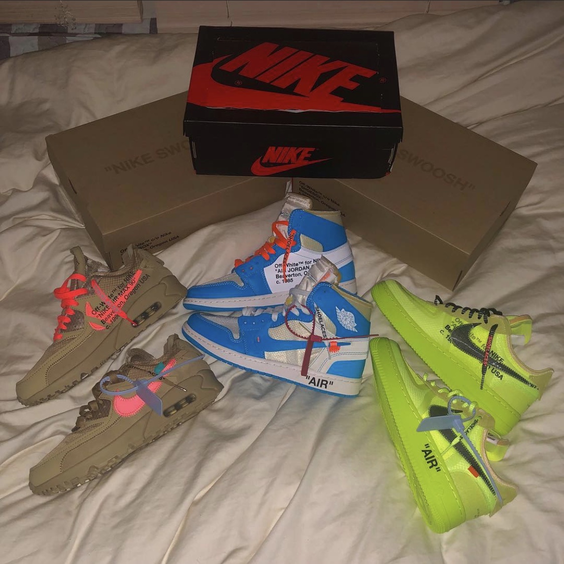 Nike x Off-White Air Force 1 Low Volt, Jordan 1 x Off-White Retro High University Blue 착용 스타일
