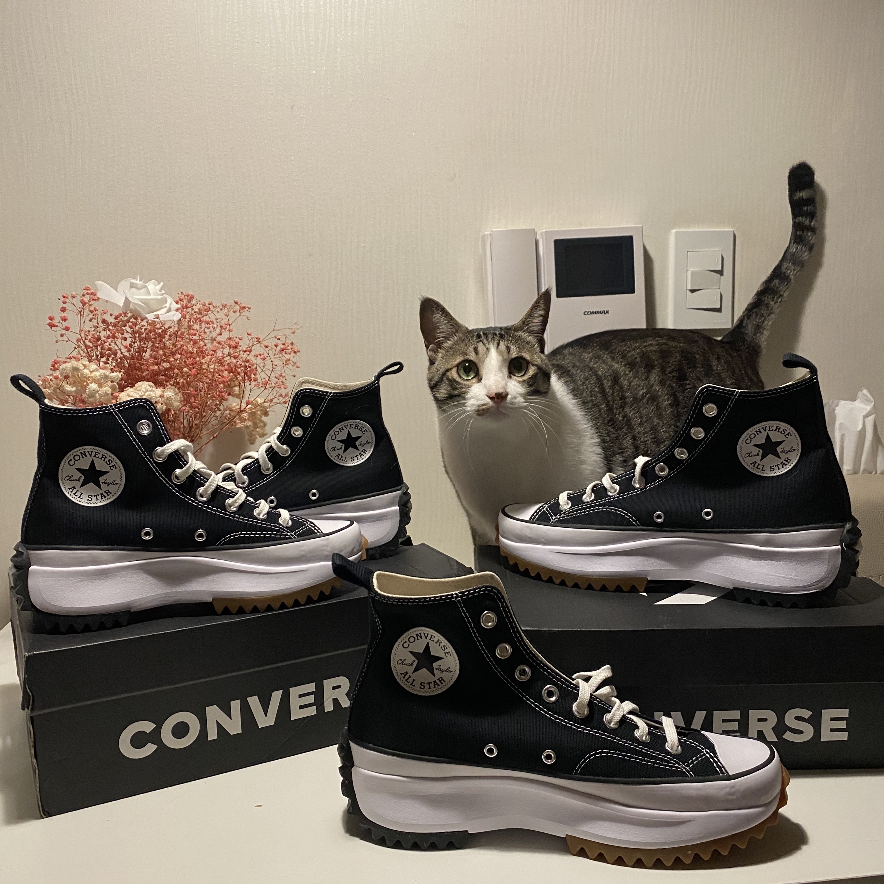 Converse Run Star Hike Hi Black White Gum 착용 스타일 - 1