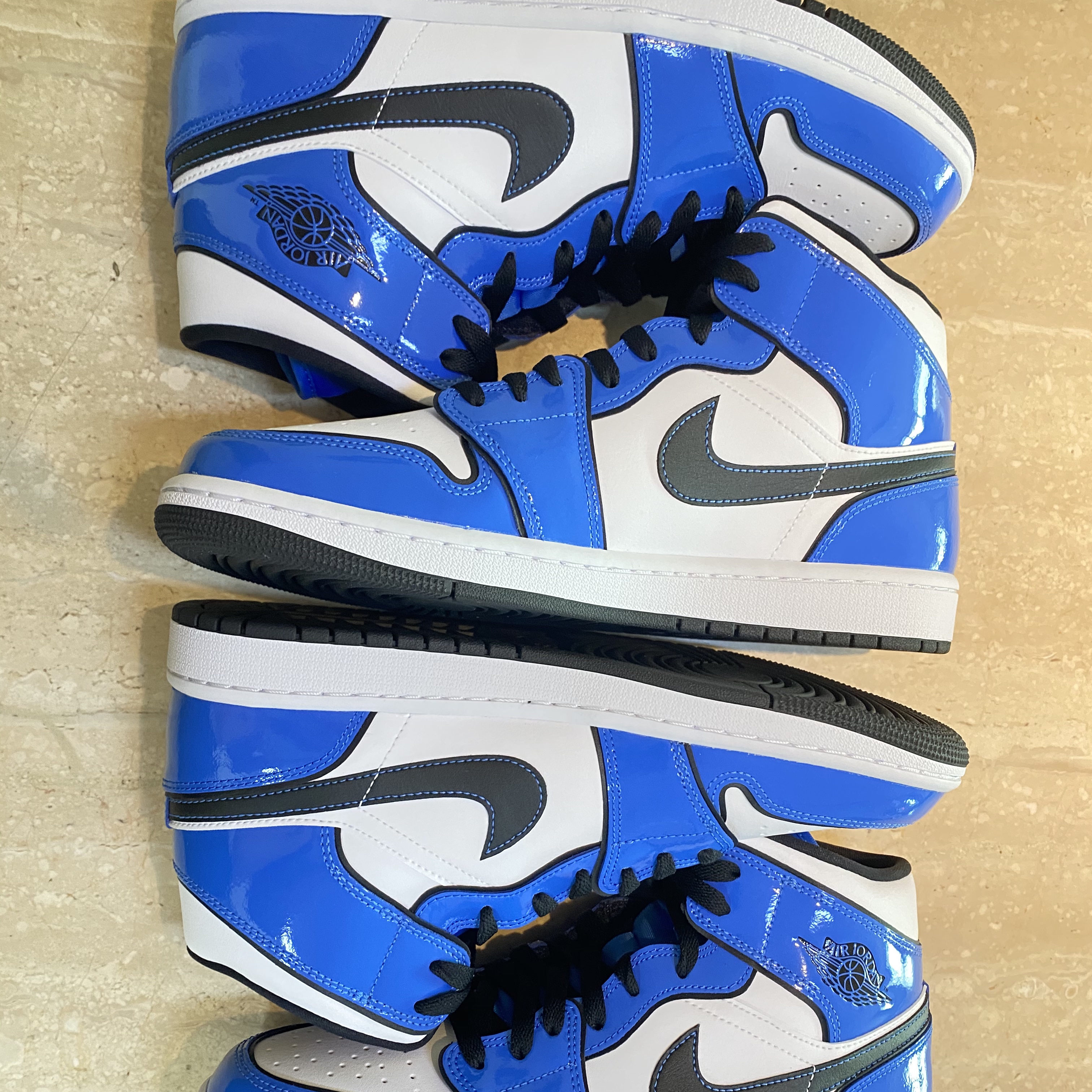 Jordan 1 Mid SE Signal Blue 착용 스타일