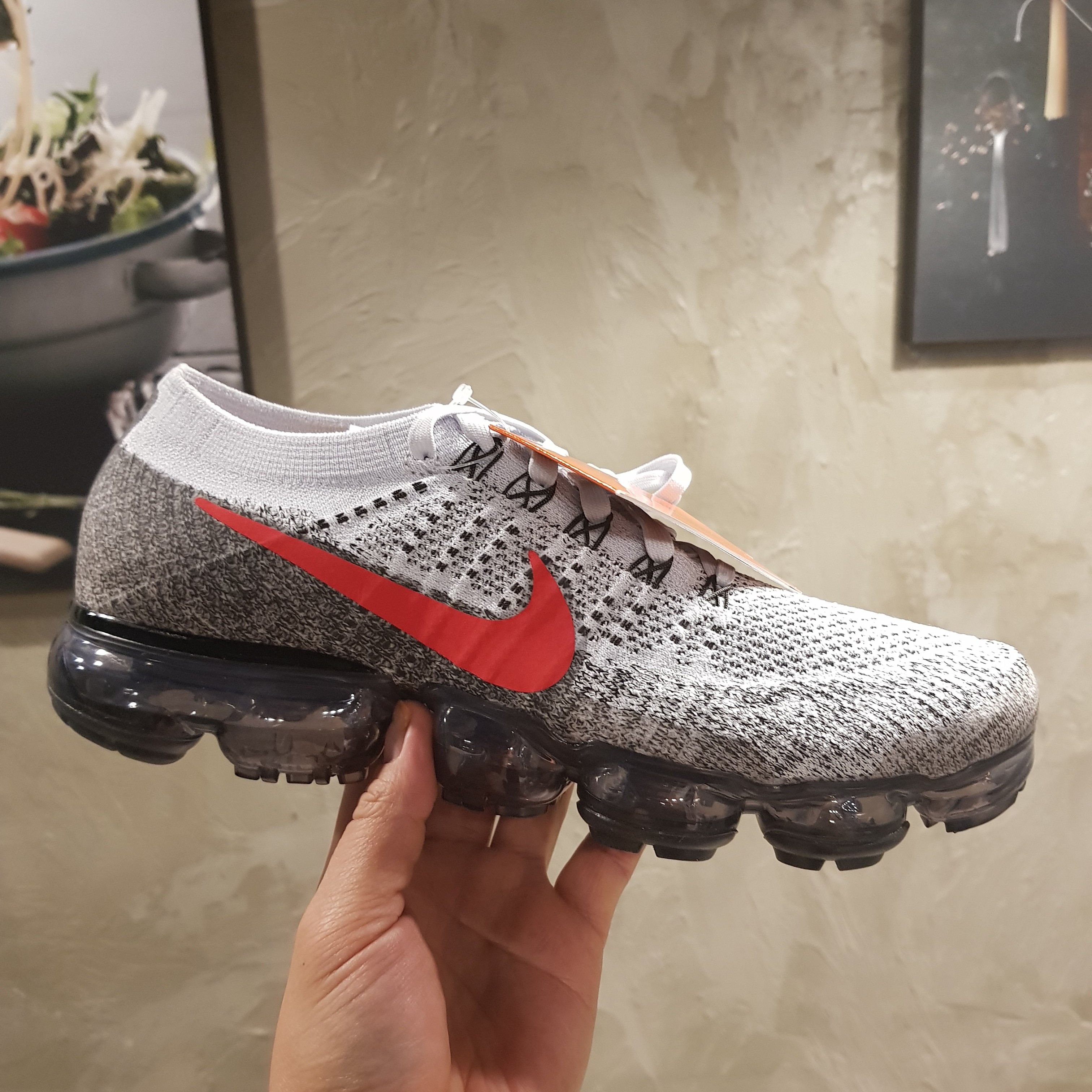 Nike Air VaporMax Flyknit Midnight Fog , Nike Air VaporMax Flyknit Platinum Red Black 착용 스타일 - 2