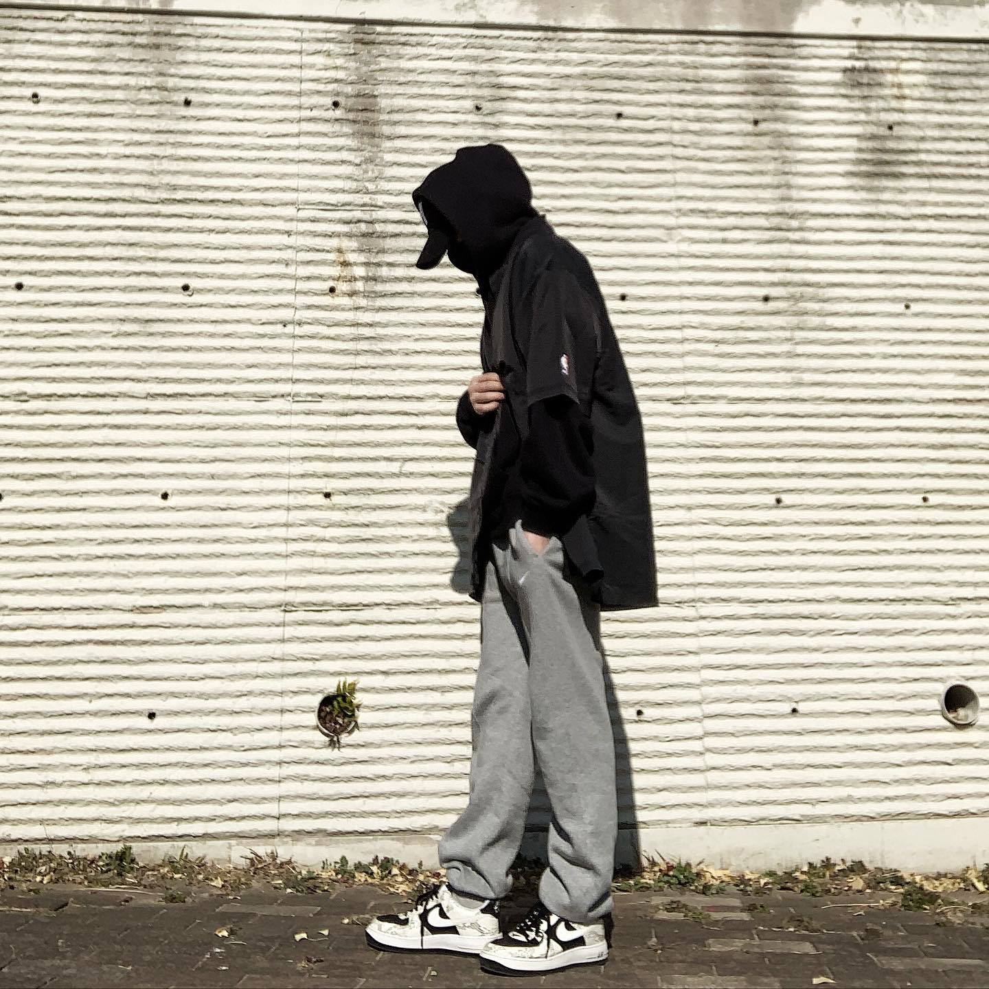 Nike x Fear of God Warm Up Top Off Noir, Nike Air Force 1 Low Snakeskin Cocoa 착용 스타일 - 2