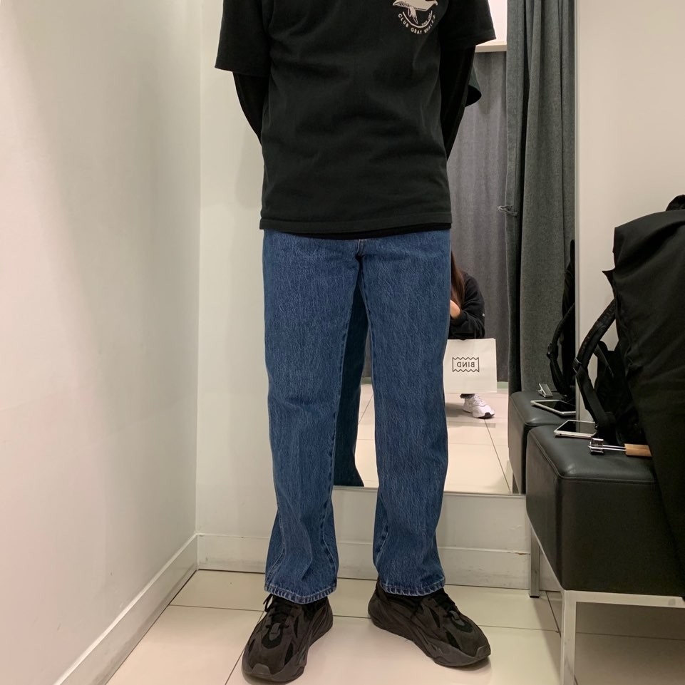 Adidas Yeezy Boost 700 V2 Vanta 2019 착용 스타일 - 2