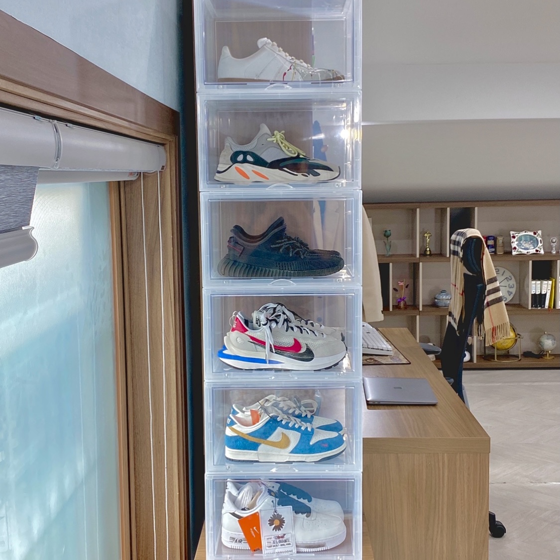 Nike x Sacai VaporWaffle Royal Fuchsia, Adidas Yeezy Boost 350 V2 Black - Non-Reflective 착용 스타일