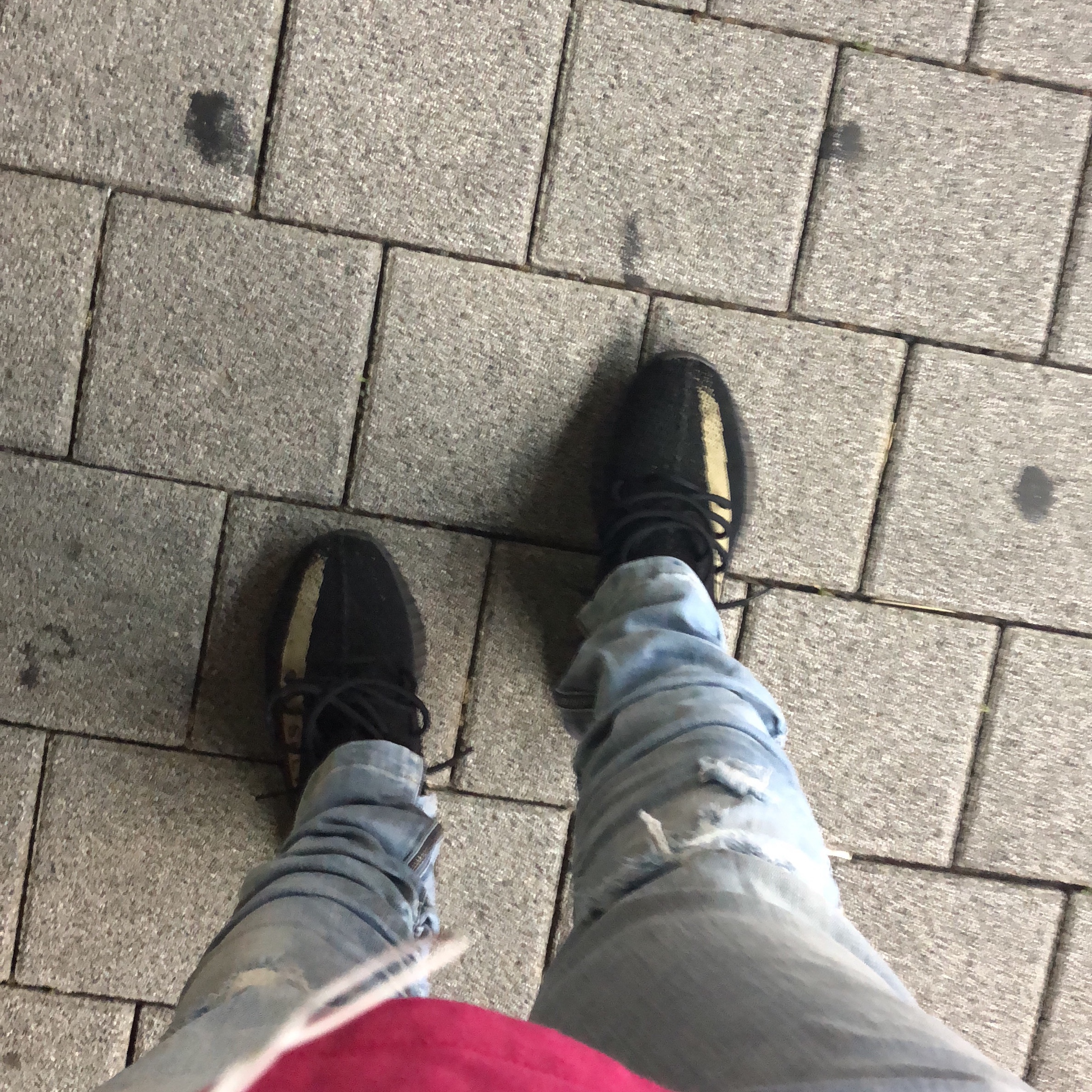 Adidas Yeezy Boost 350 V2 Core Black Green, Adidas Yeezy Boost 350 V2 Blue Tint 2017 착용 스타일 - 3