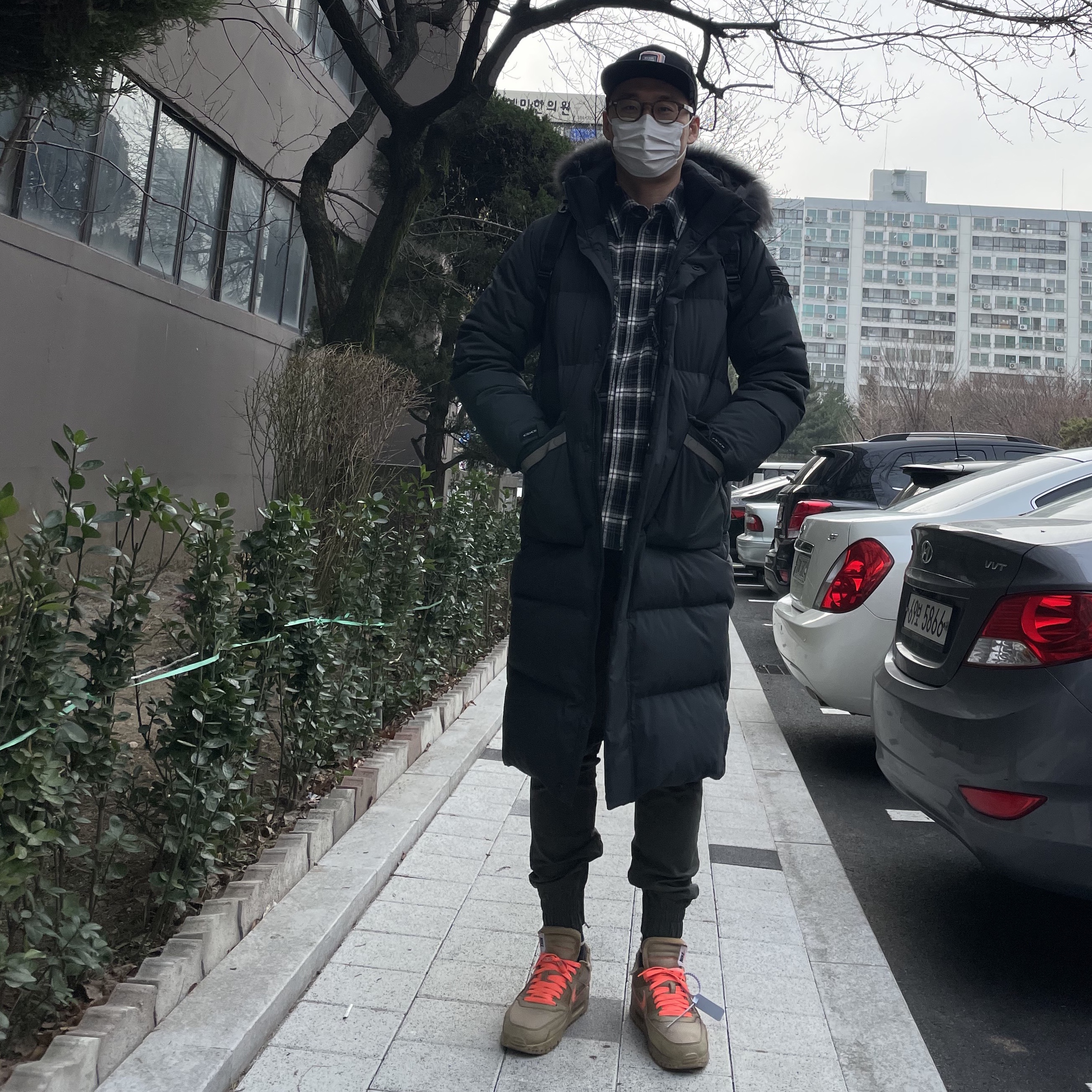 Nike x Off-White Air Max 90 V2 Desert Ore 착용 스타일 - 2