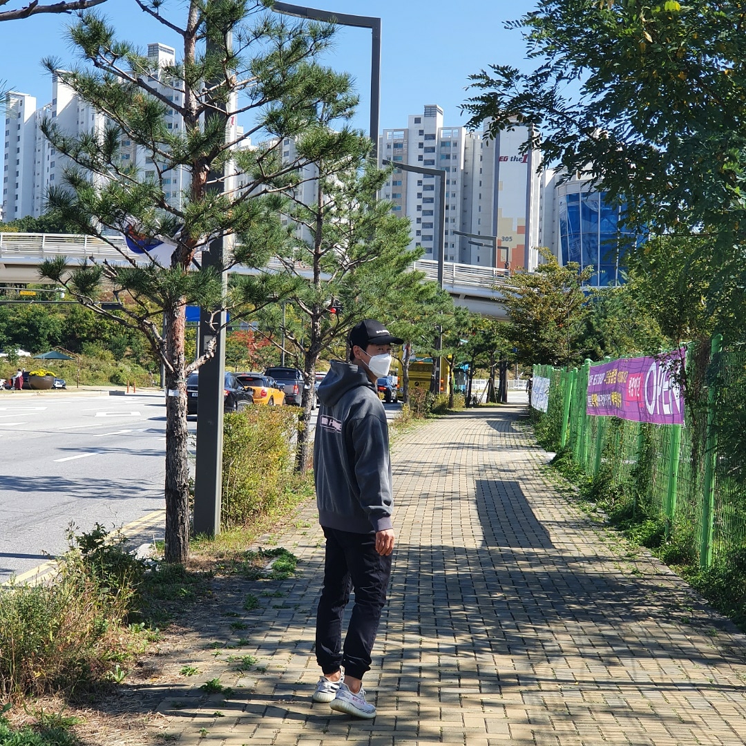 Adidas Yeezy Boost 350 V2 Zebra 2017/2019/2020 착용 스타일