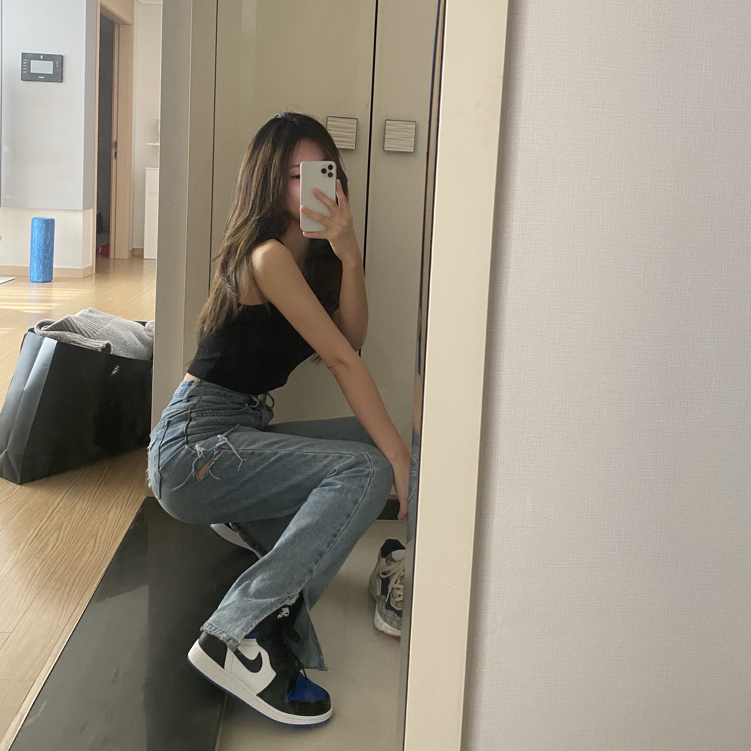 Jordan 1 Retro High OG Royal Toe ์ฐฉ์ฉ ์คํ์ผ - 2