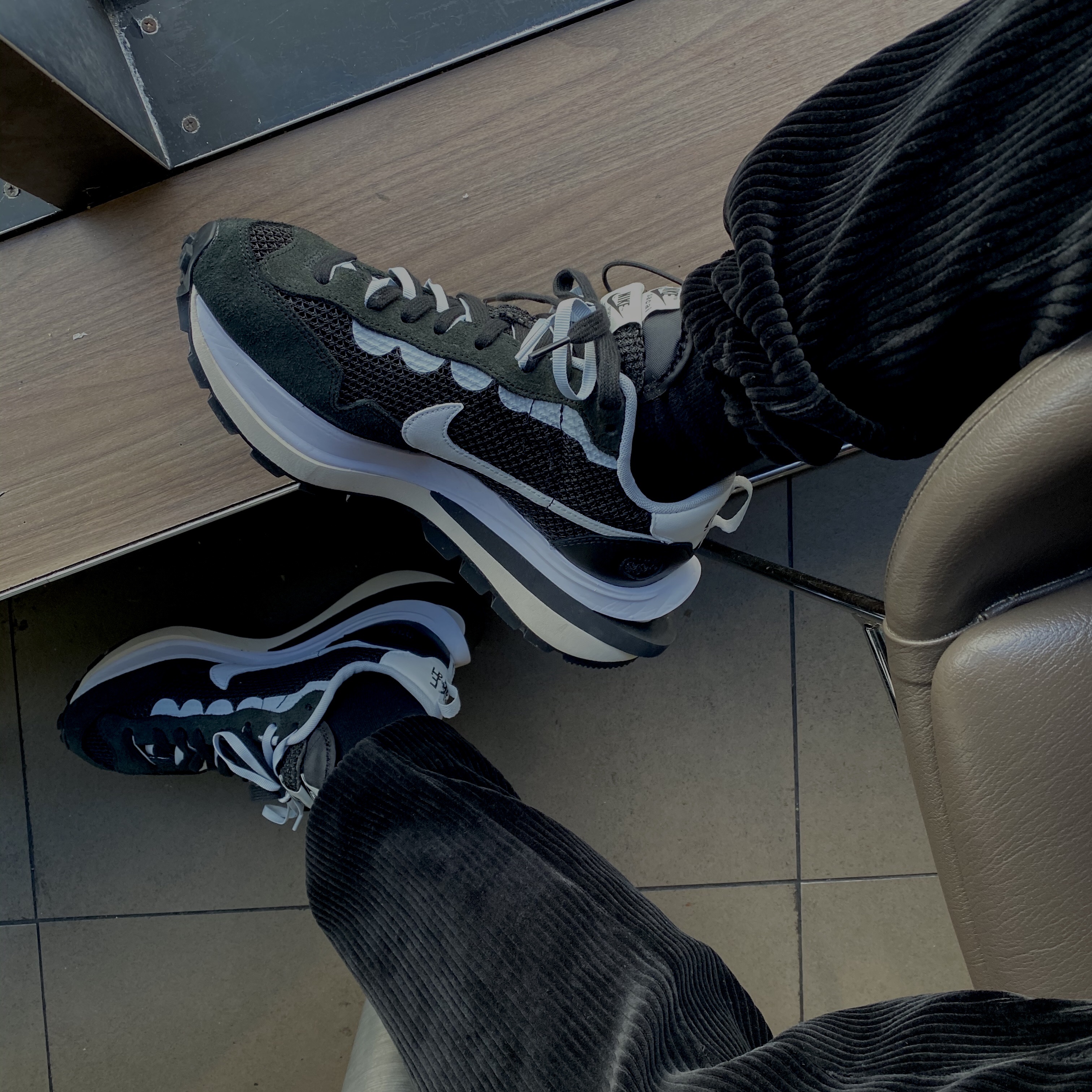 Nike x Sacai VaporWaffle Black White 착용 스타일