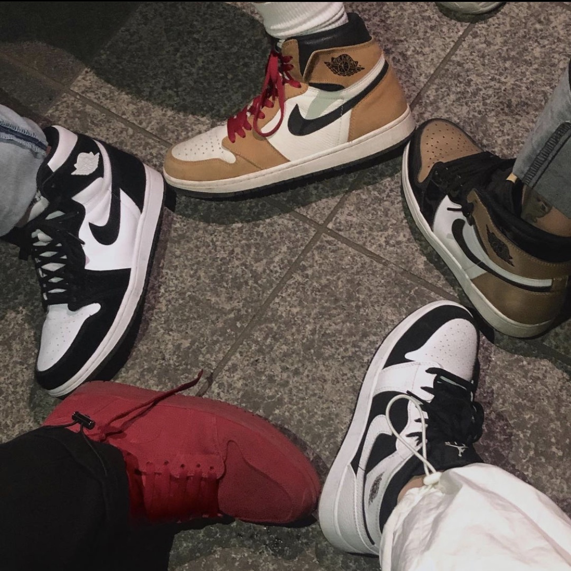 (GS) Jordan 1 Mid White Black, Jordan 1 Retro High NRG Patent Gold Toe 착용 스타일