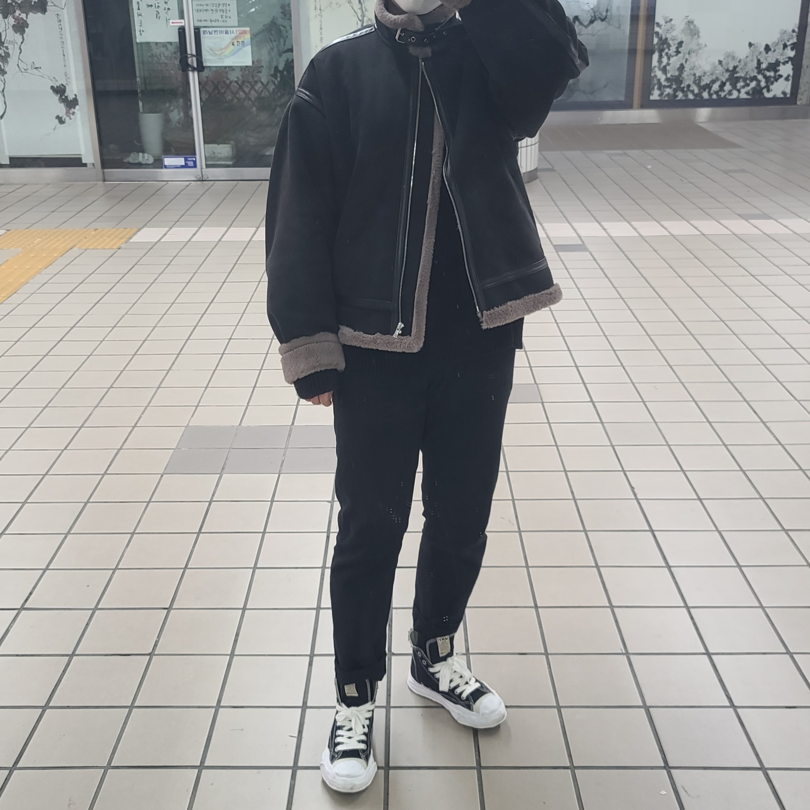 Maison Mihara Yasuhiro Hank OG Sole Canvas Low-top Sneakers Black 착용 스타일 - 1