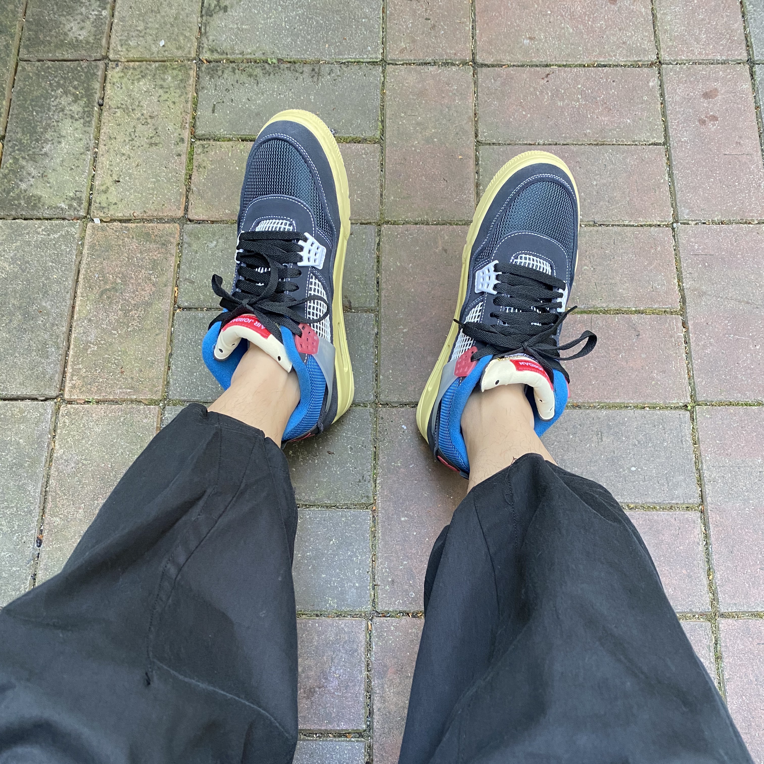 Jordan 4 x Union Retro Off Noir 착용 스타일