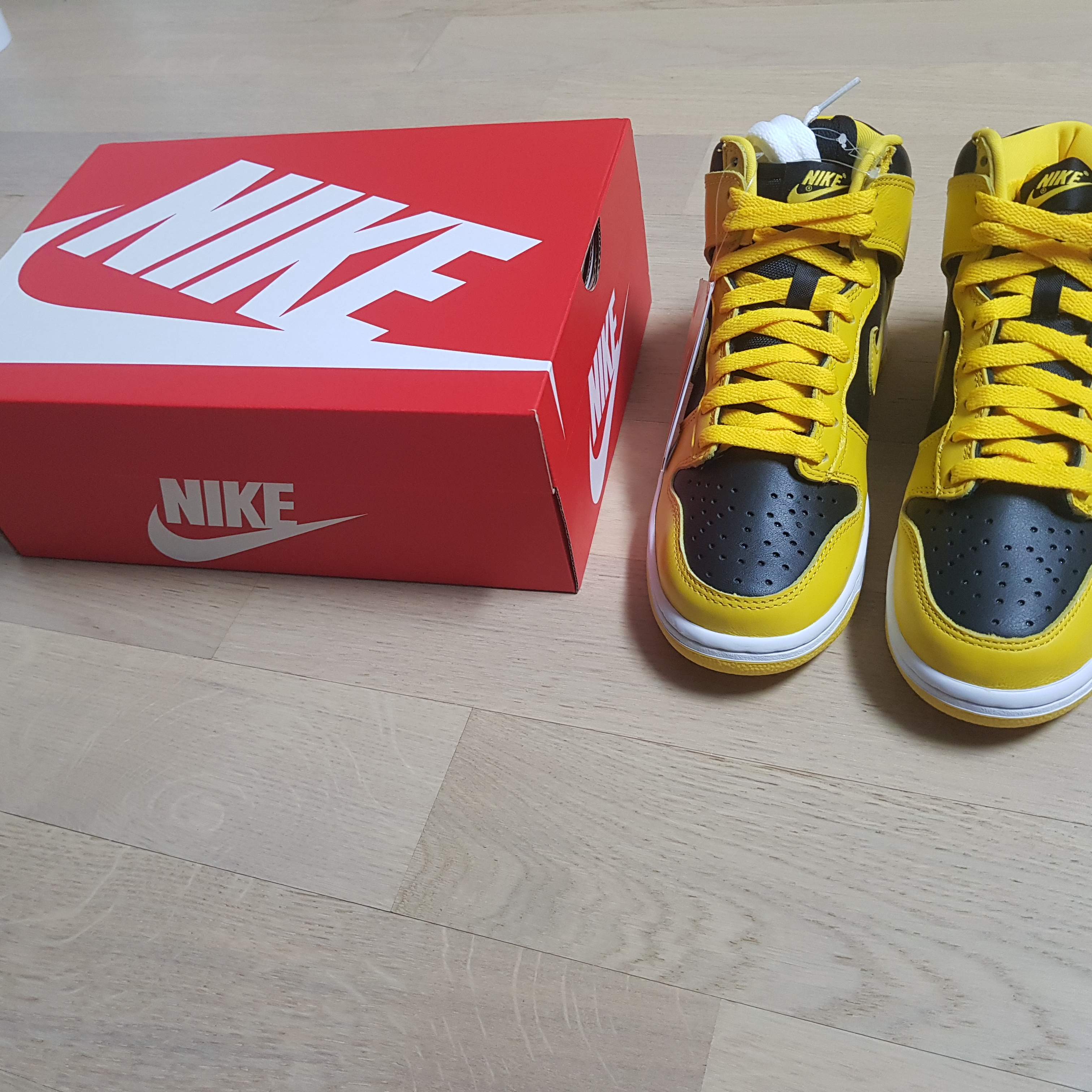 Nike Dunk High SP Varsity Maize 착용 스타일 - 3